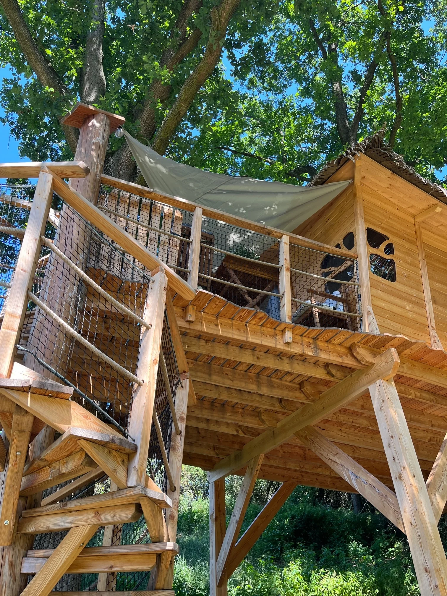 Pobyt se snídaní až pro 4 osoby v plně vybaveném treehousu na jihu Čech: žádné Wi-Fi, jen božský klid a sauna