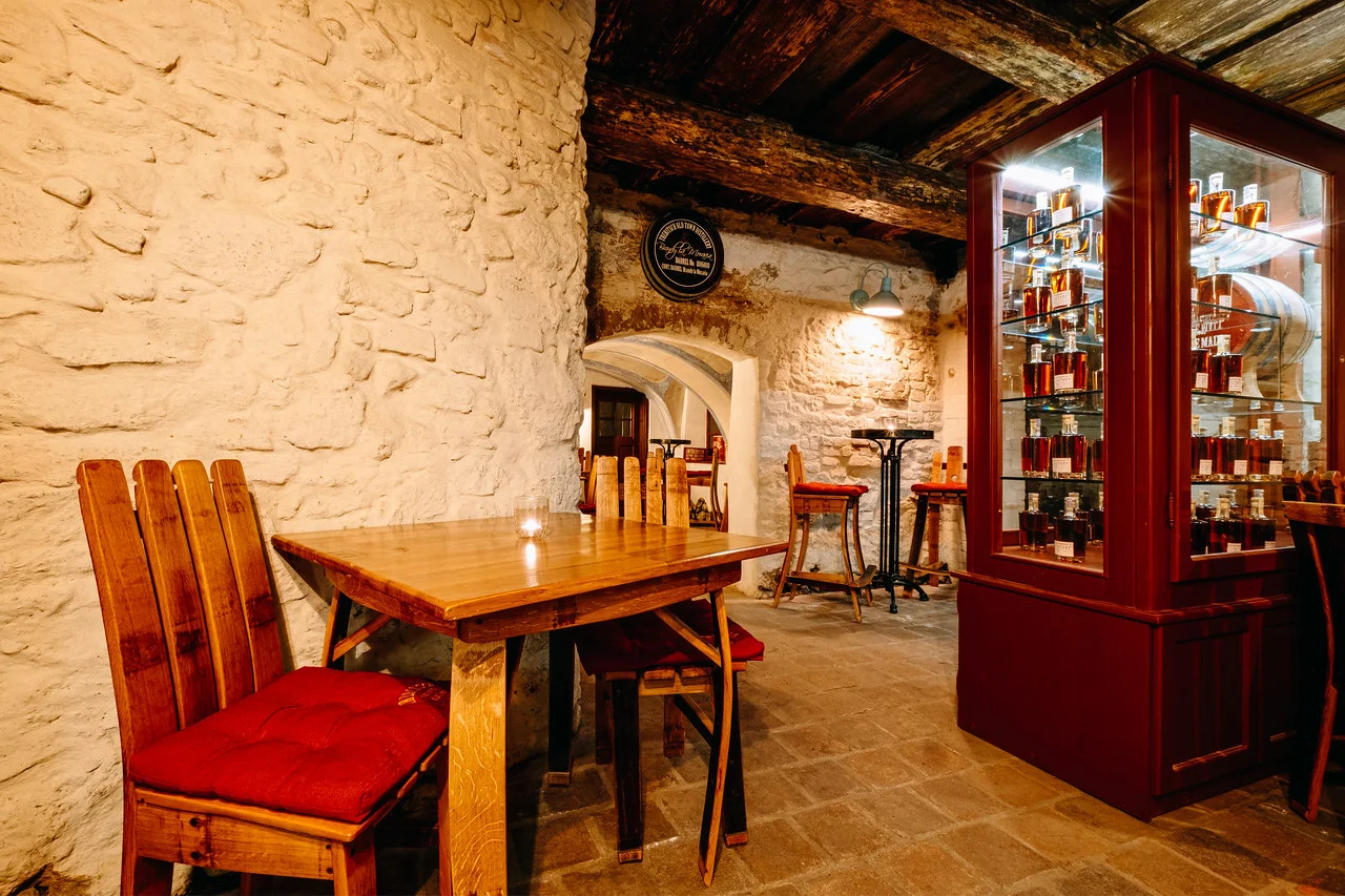 Degustace whisky s tapas a kávou pro dva: 8 vzorků od Thomas Dyntar distillery
