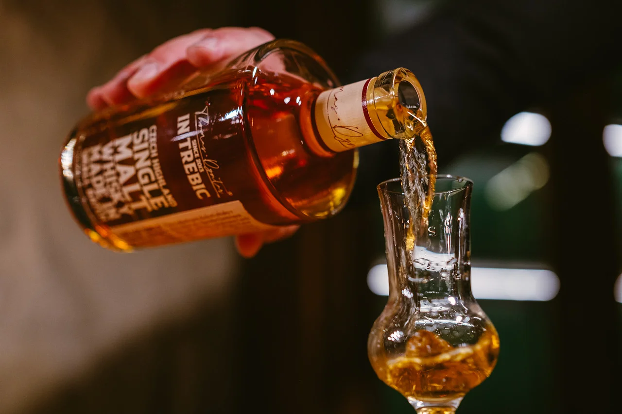 Degustace whisky s tapas a kávou pro dva: 8 vzorků od Thomas Dyntar distillery