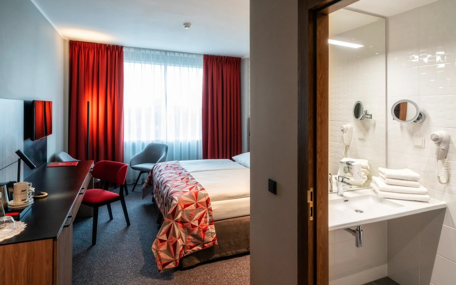 4* pobyt u centra Vratislavi: hotel přímo u Odry, snídaně i sauna, akce 2 děti zdarma