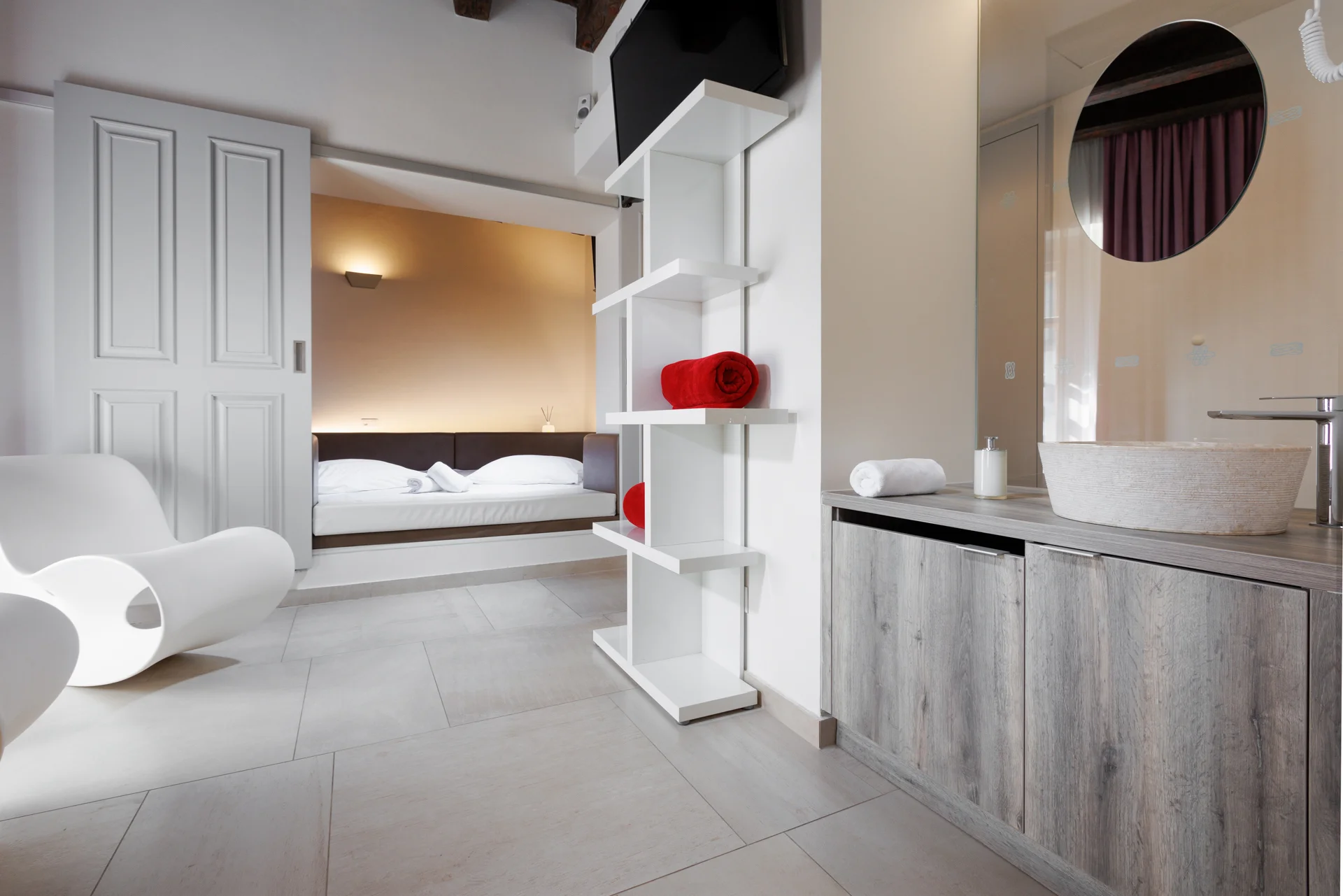 Pronájem luxusních wellness pokojů v centru Olomouce: vířivka i sauna jen pro vás dva