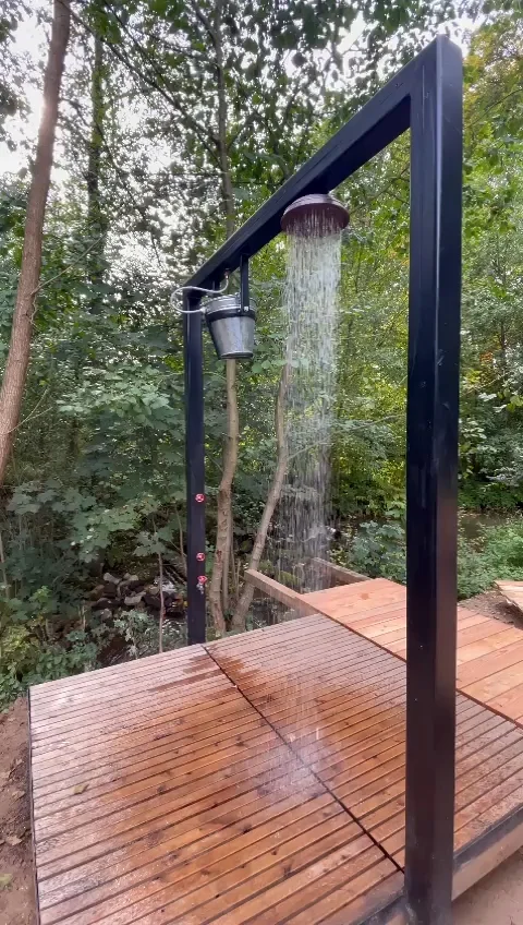 Netradiční pobyt na východě Čech: ubytování v luxusní chatě, snídaňová bednička a wellness