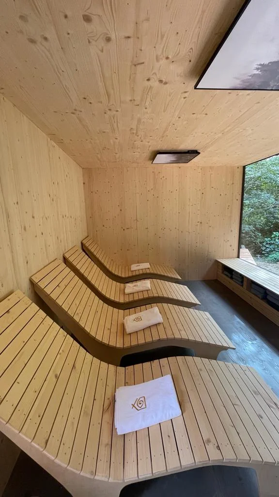 Netradiční pobyt na východě Čech: ubytování v luxusní chatě, snídaňová bednička a wellness