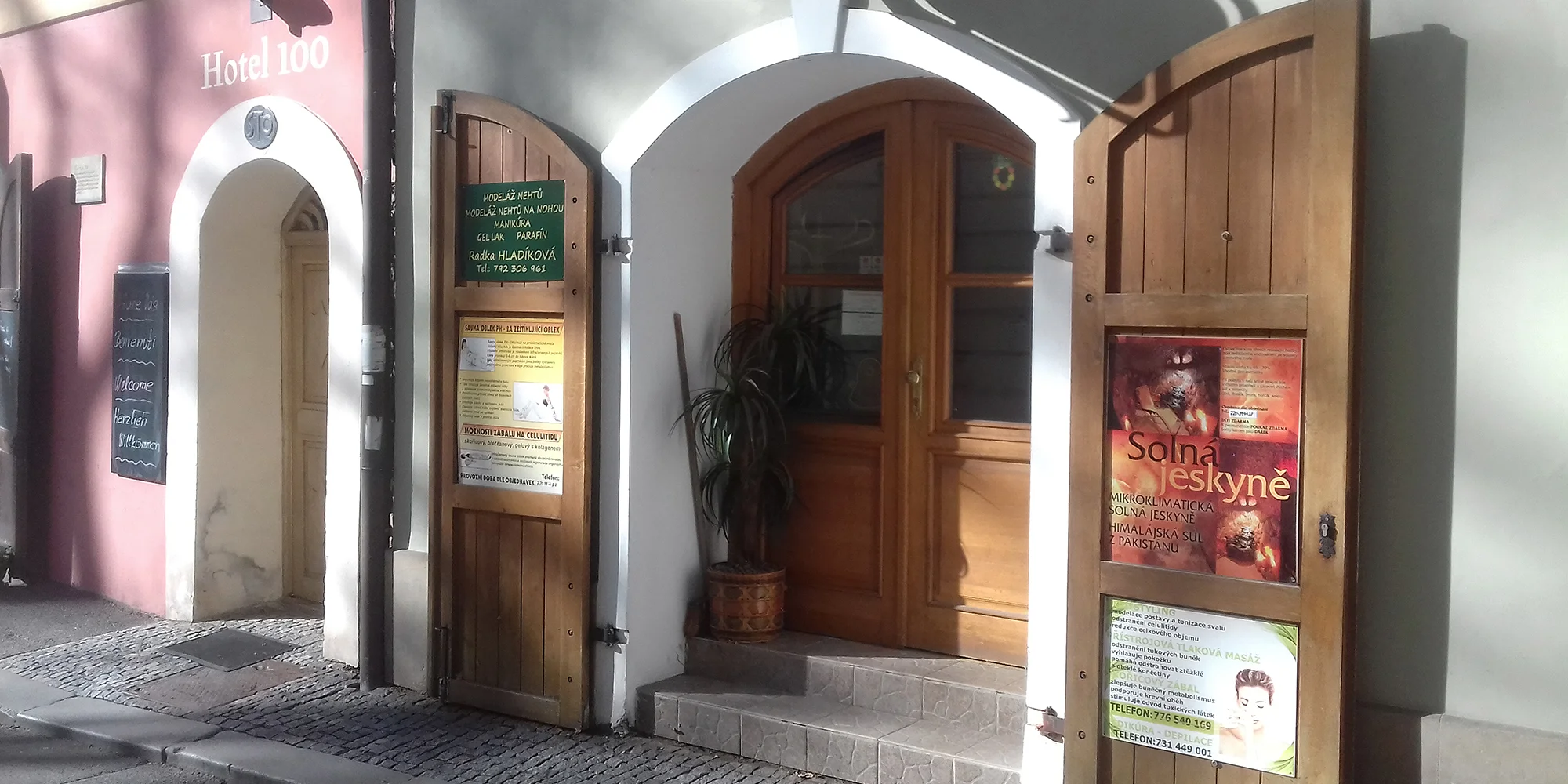 Relaxace v solné jeskyni: samostatné vstupy, permanentky nebo privátní relax ve dvou