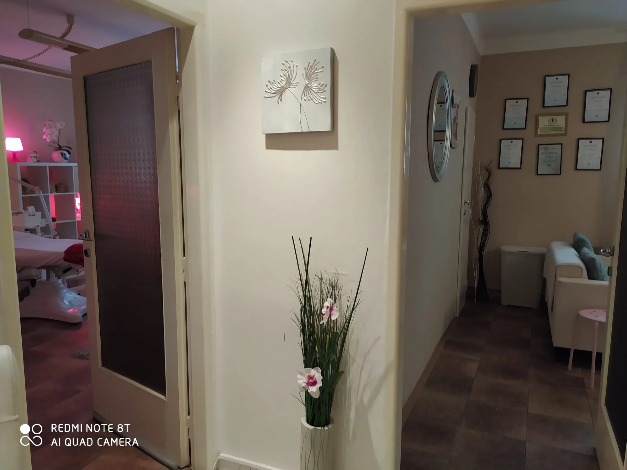 Kompletní omlazující péče o pleť s mikrodermabrazí, liftingovou masáží a vysokofrekvenčními proudy