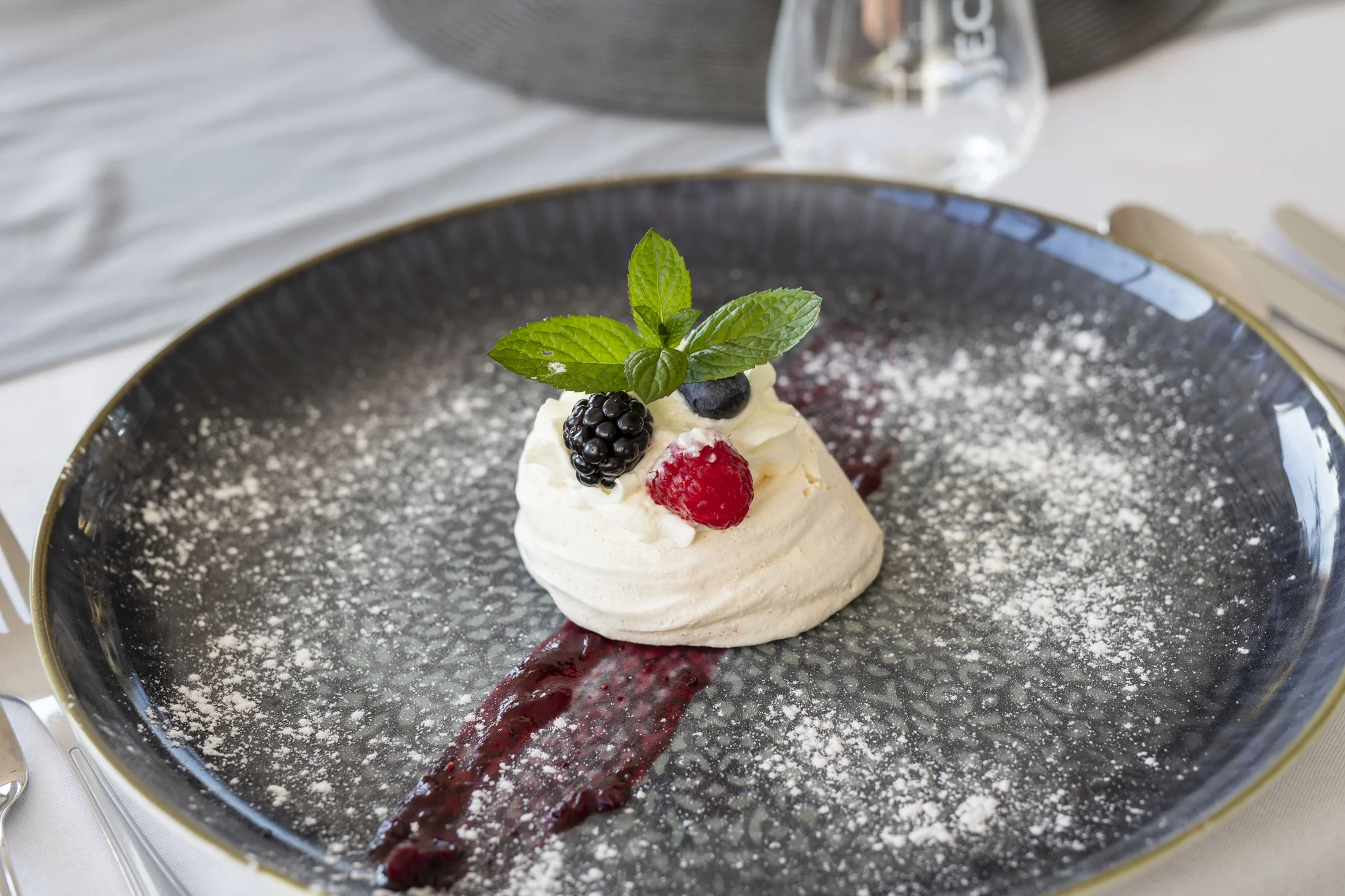 Steakové degustační menu mix grill: carpaccio, steaky z vyzrálého hovězího i sladký dezert
