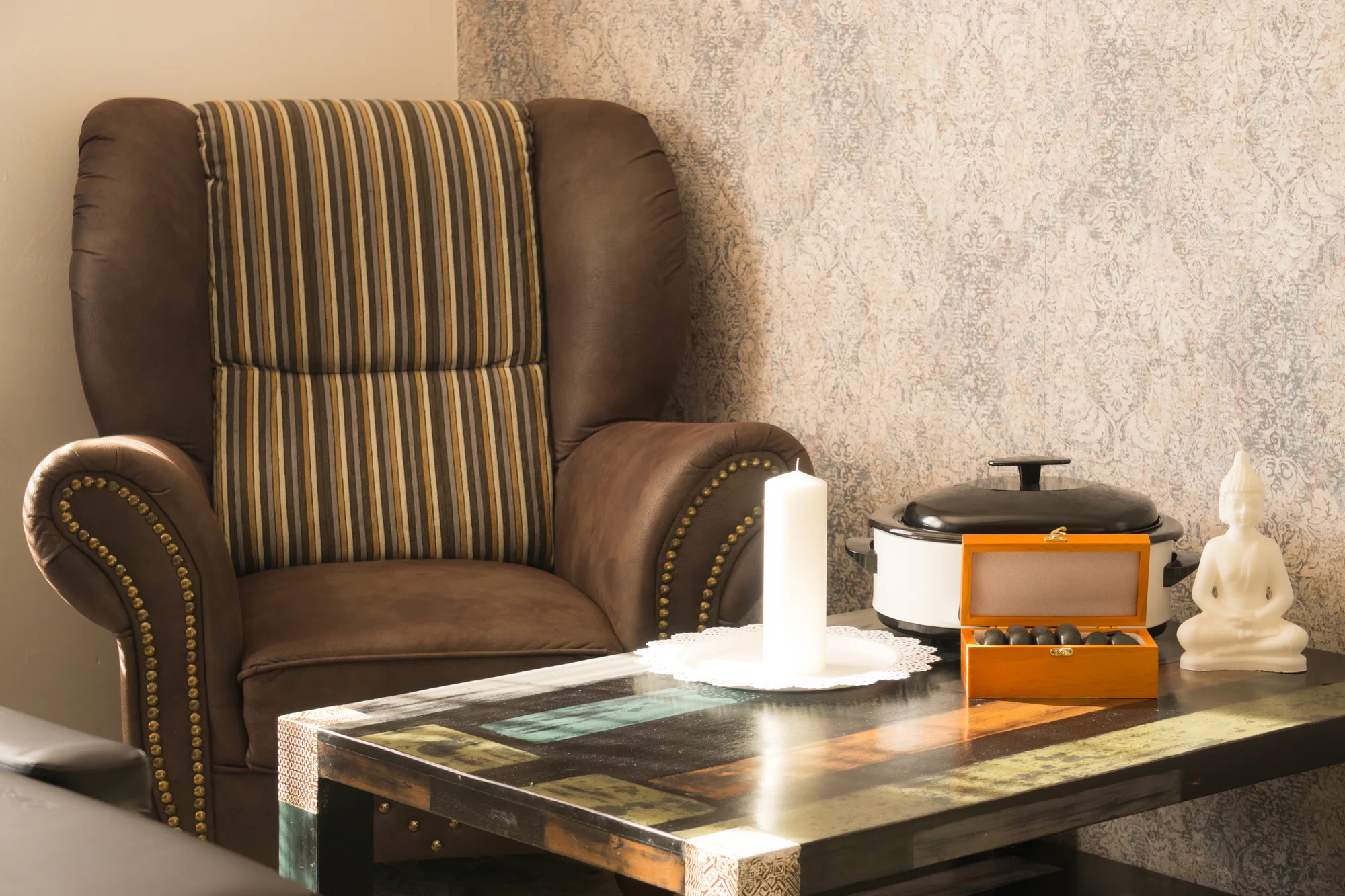 Posilování pánevního dna díky elektrostimulaci a kontrakci svalů s přístrojem EMS: pro ženy i muže