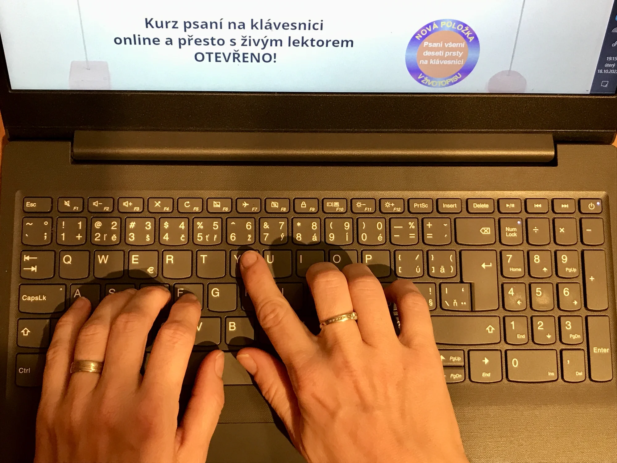 Online kurz psaní všemi deseti na klávesnici: 45 lekcí včetně certifikátu
