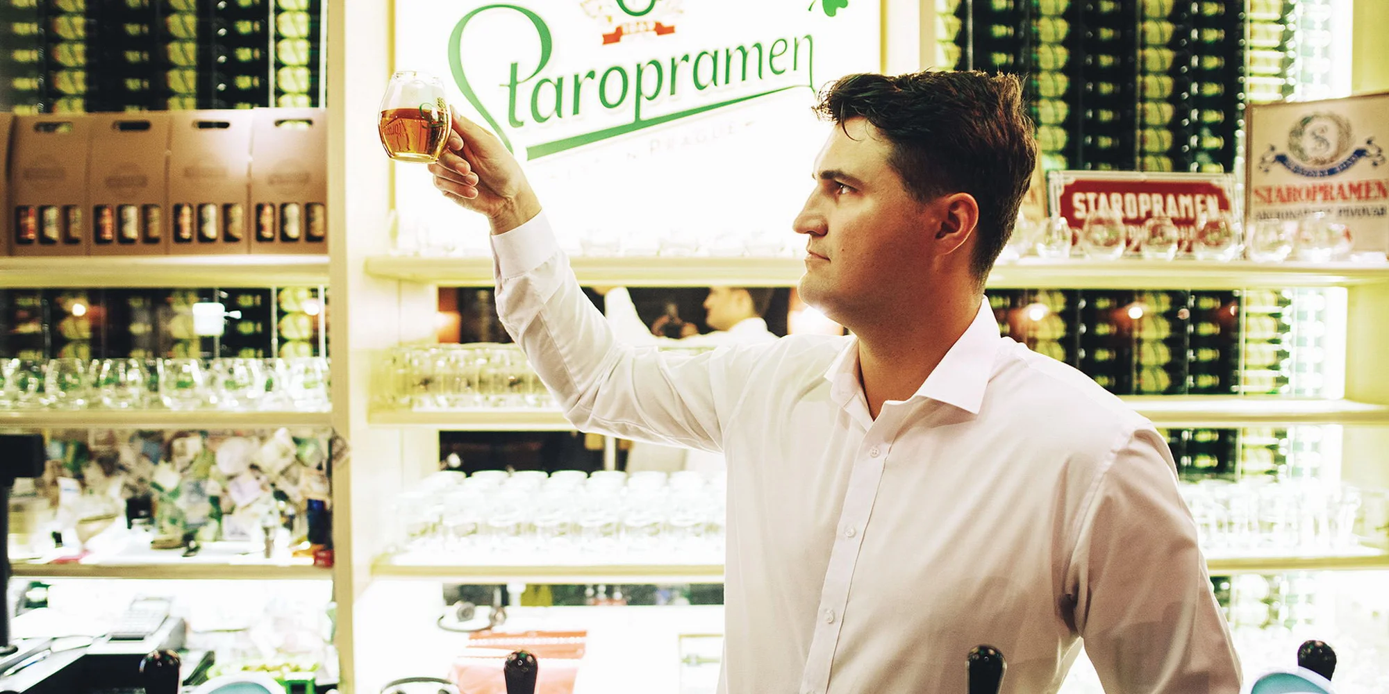 Návštěvnické centru Staropramen: prohlídka i pivní degustace s možností domácích chipsů s dipem