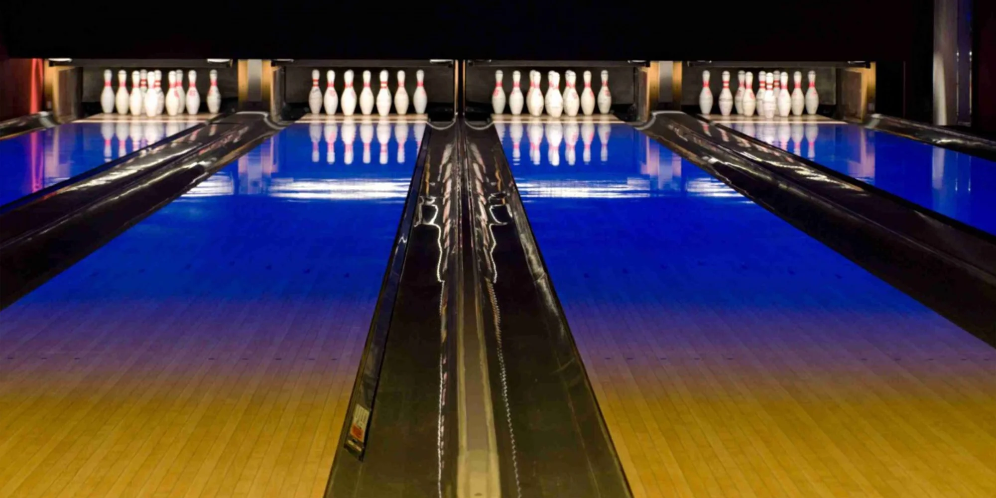 1 nebo 2 hodiny bowlingu až pro 8 osob vč. obuvi: moderní dráhy v hotelu Palcát