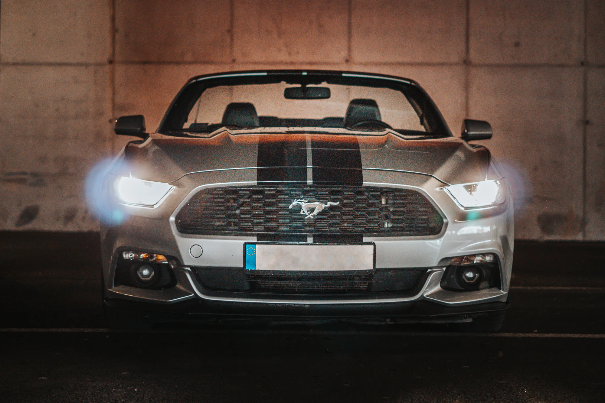 Jízda v super káře dle výběru: Challenger, Camaro nebo Mustang na15 - 50 min.