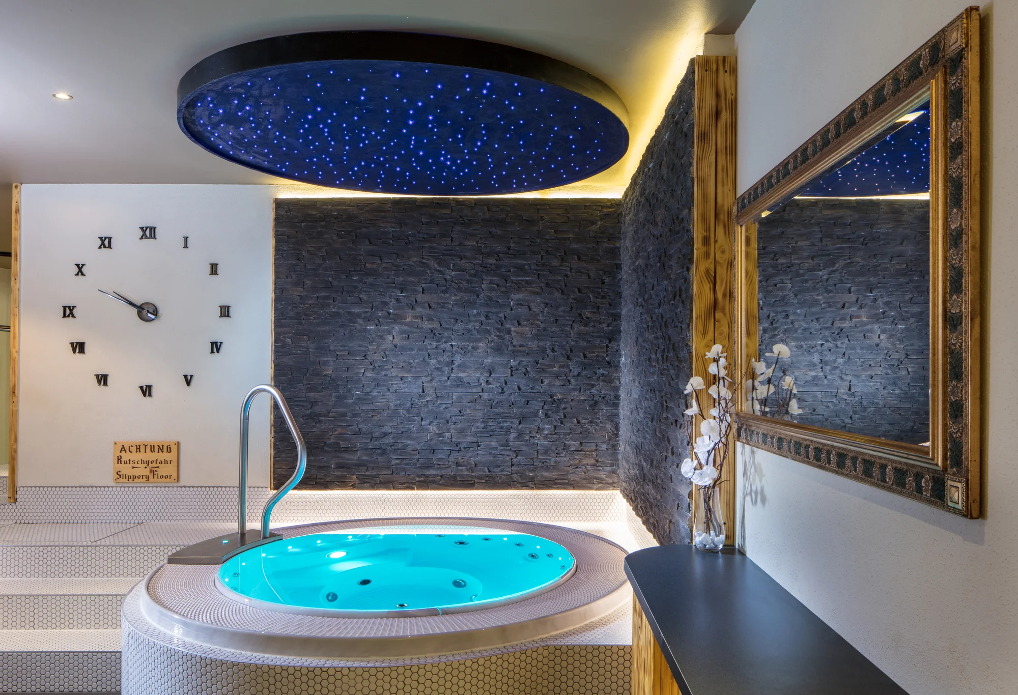 Relax v Tyrolsku: hotel kousek od ledovce Hintertux, strava a wellness