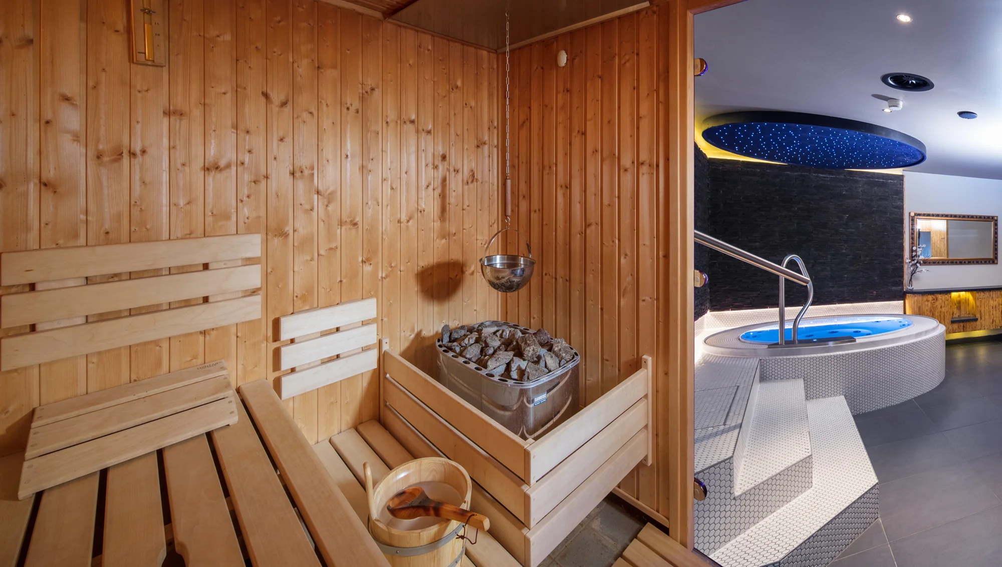 Relax v Tyrolsku: hotel kousek od ledovce Hintertux, strava a wellness