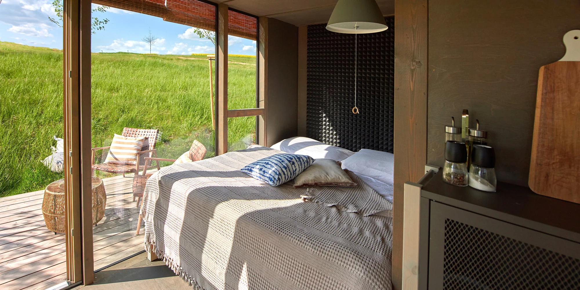 Netradiční pobyt na východě Čech: ubytování v luxusní chatě, snídaňová bednička a wellness