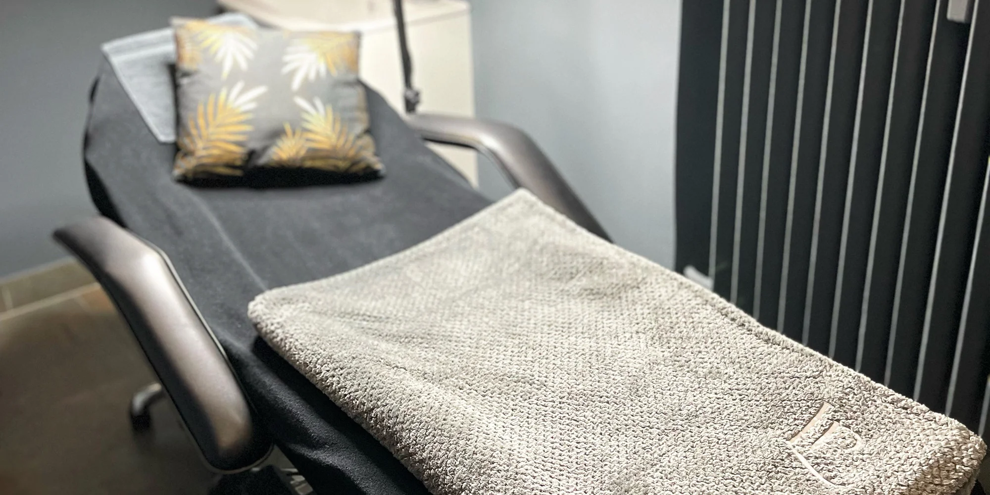 Prodloužení či doplnění řas různými metodami nebo laminace obočí