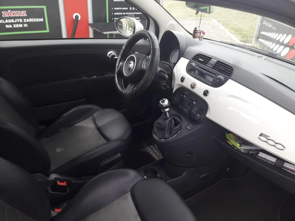 Mobilní čištění automobilu na vámi zvolené adrese: 3 programy