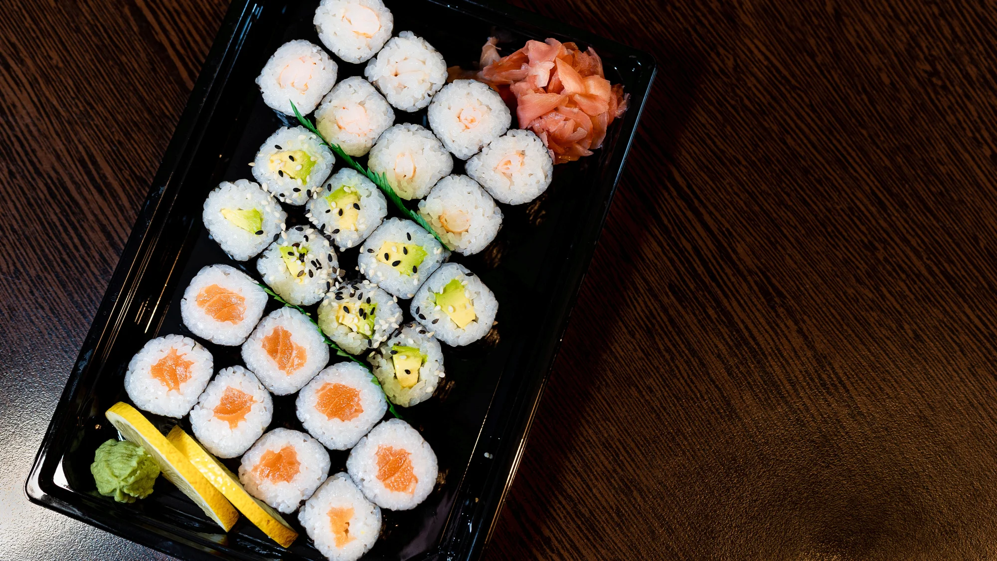 Pardubické Japonsko: sushi sety s 10–36 ks nigiri a maki rolek