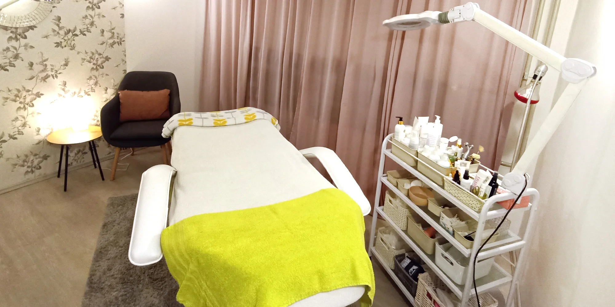 Kosmetické ošetření: čisticí i regenerační péče nebo božský aroma spa rituál