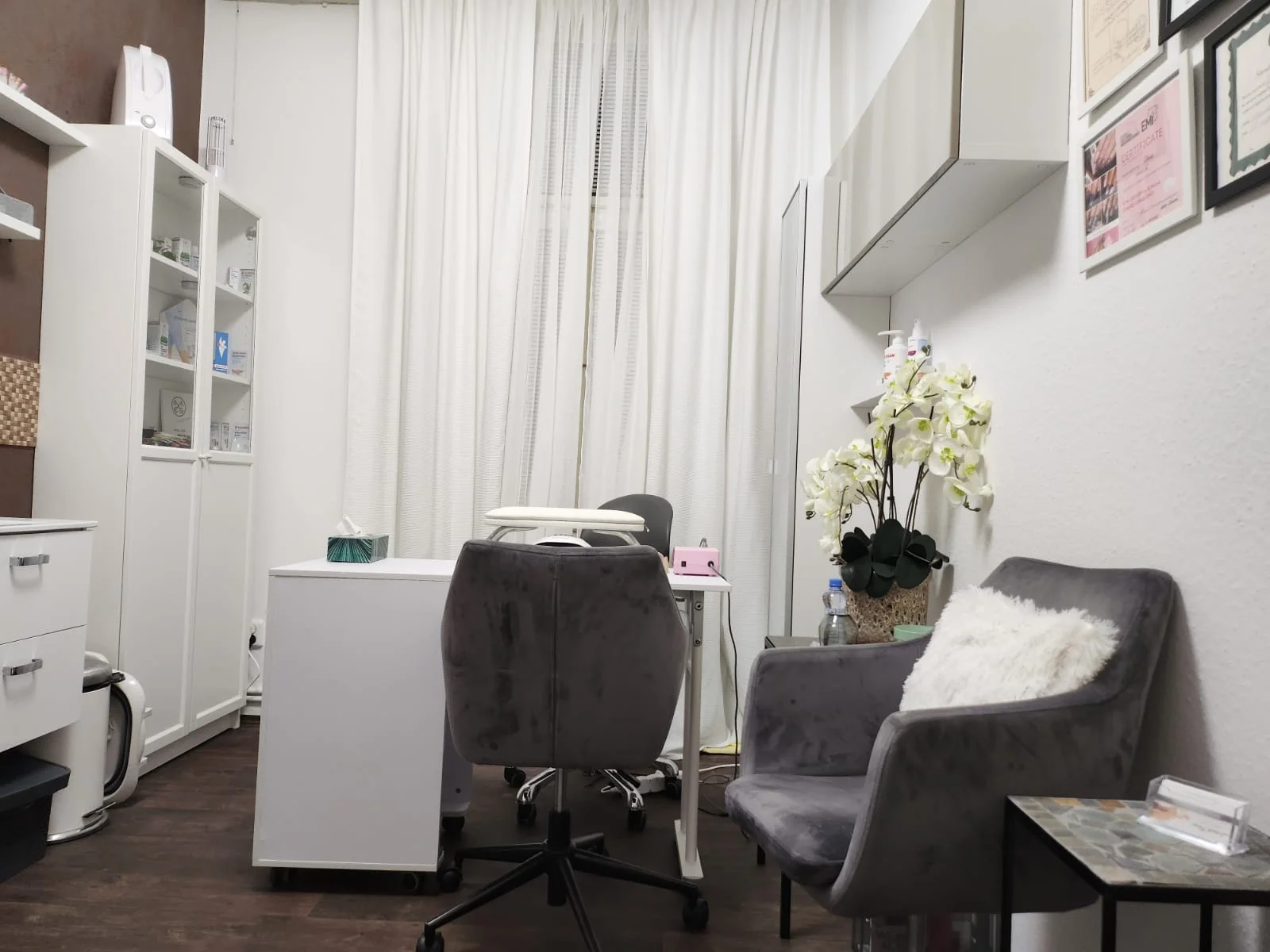 Manikúra či pedikúra dle výběru vč. gel laku i gelových nehtů