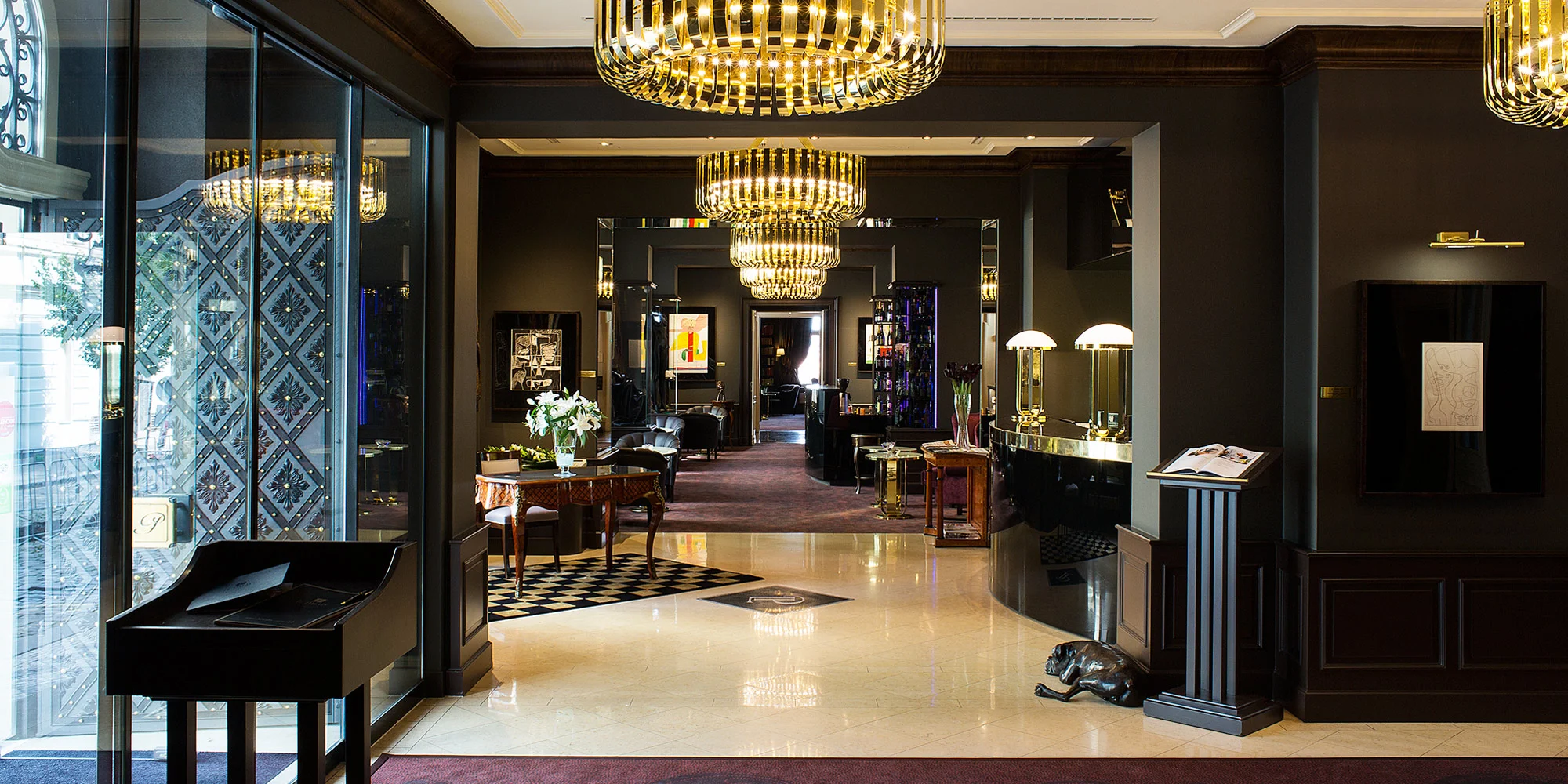 Luxusní 5* odpočinek v centru Prahy: historický hotel se snídaněmi i wellness
