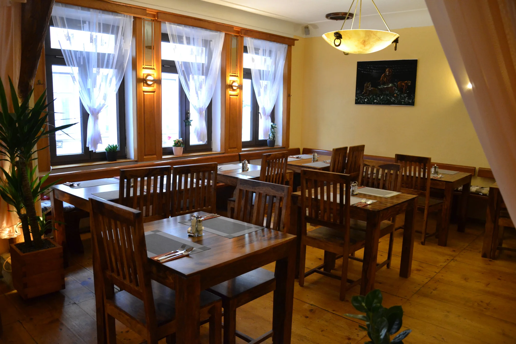 Nepálské menu v centru Liberce pro celou rodinu: 2 předkrmy, 4 hlavní chody s přílohami i dezert
