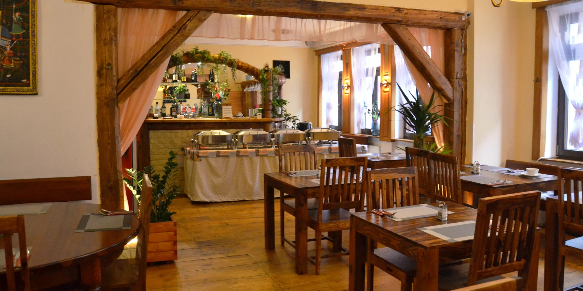 Nepálské menu v centru Liberce pro celou rodinu: 2 předkrmy, 4 hlavní chody s přílohami i dezert