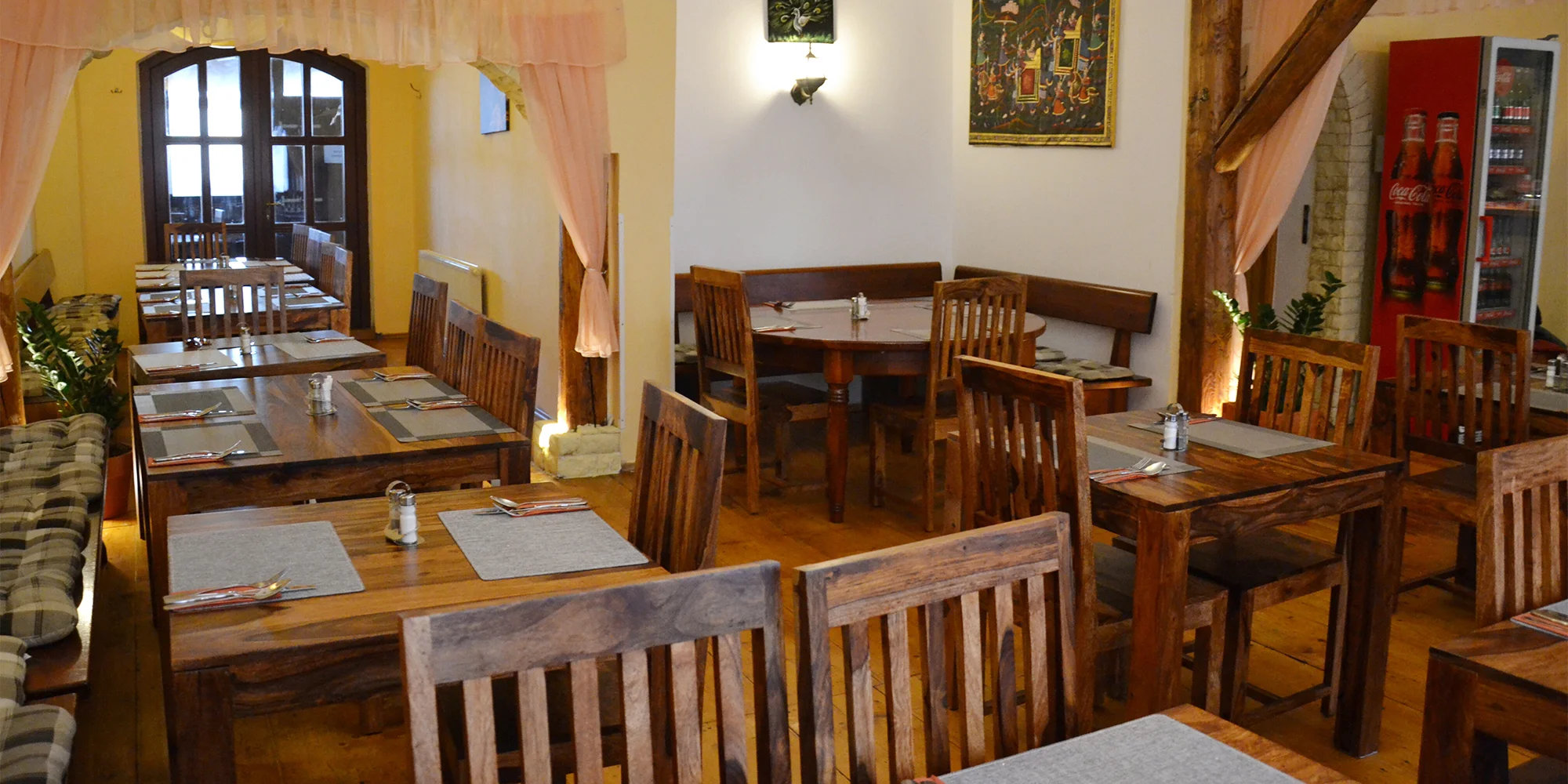 Nepálské menu v centru Liberce pro celou rodinu: 2 předkrmy, 4 hlavní chody s přílohami i dezert