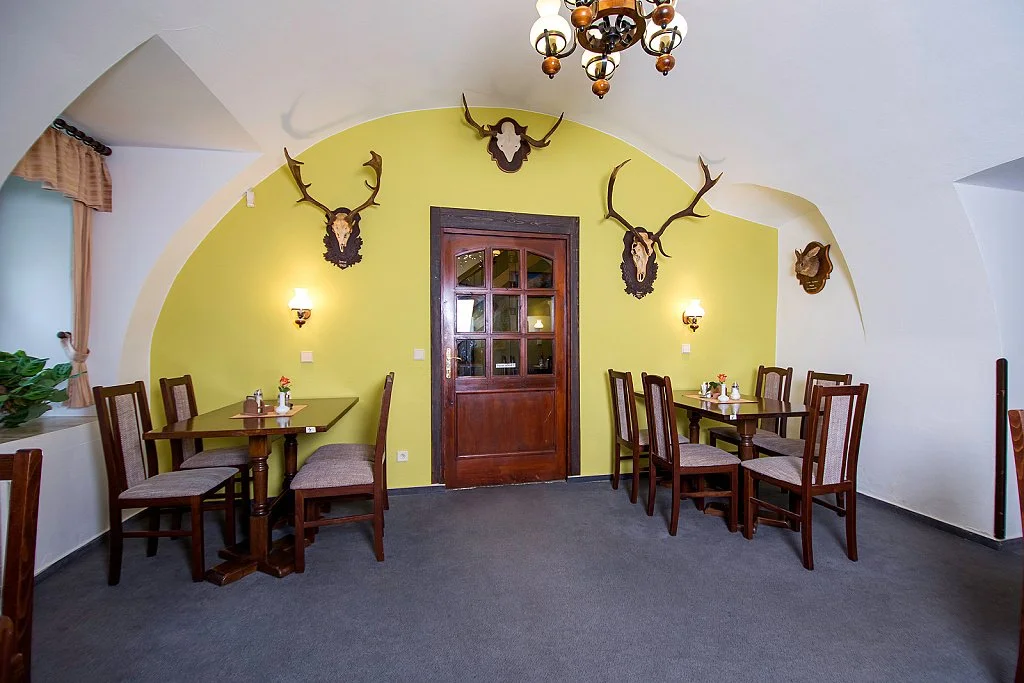 Otevřené vouchery do restaurace rodinného hotelu Myslivna Třeboň: 250–1000 Kč na jídlo i nápoje
