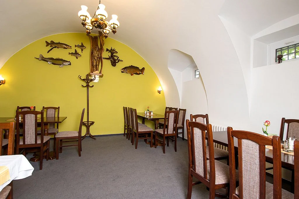 Otevřené vouchery do restaurace rodinného hotelu Myslivna Třeboň: 250–1000 Kč na jídlo i nápoje