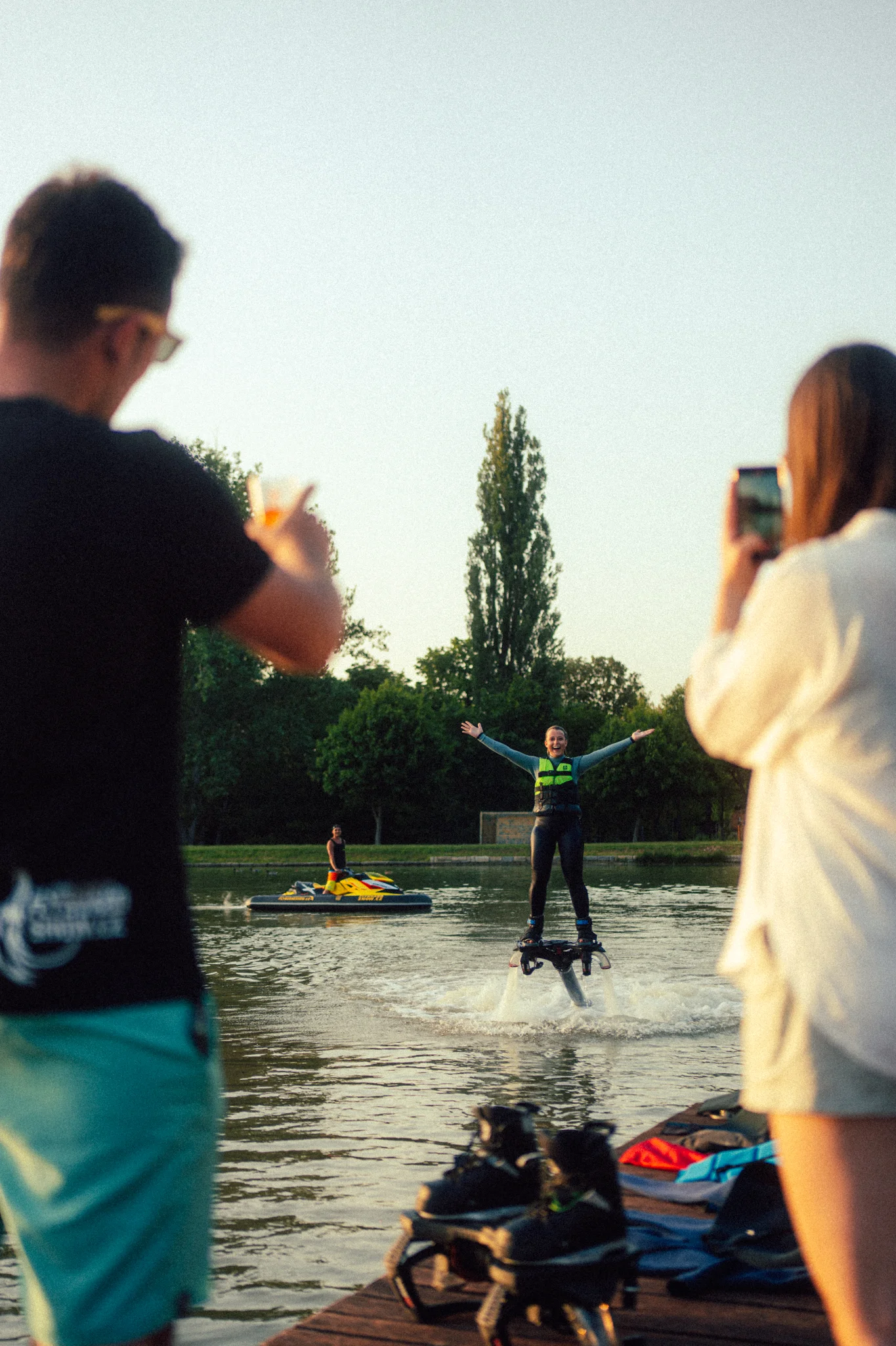 Zážitek na flyboardu na míru: tandemový let, dárková lekce či rozlučka se svobodou nebo jiná oslava