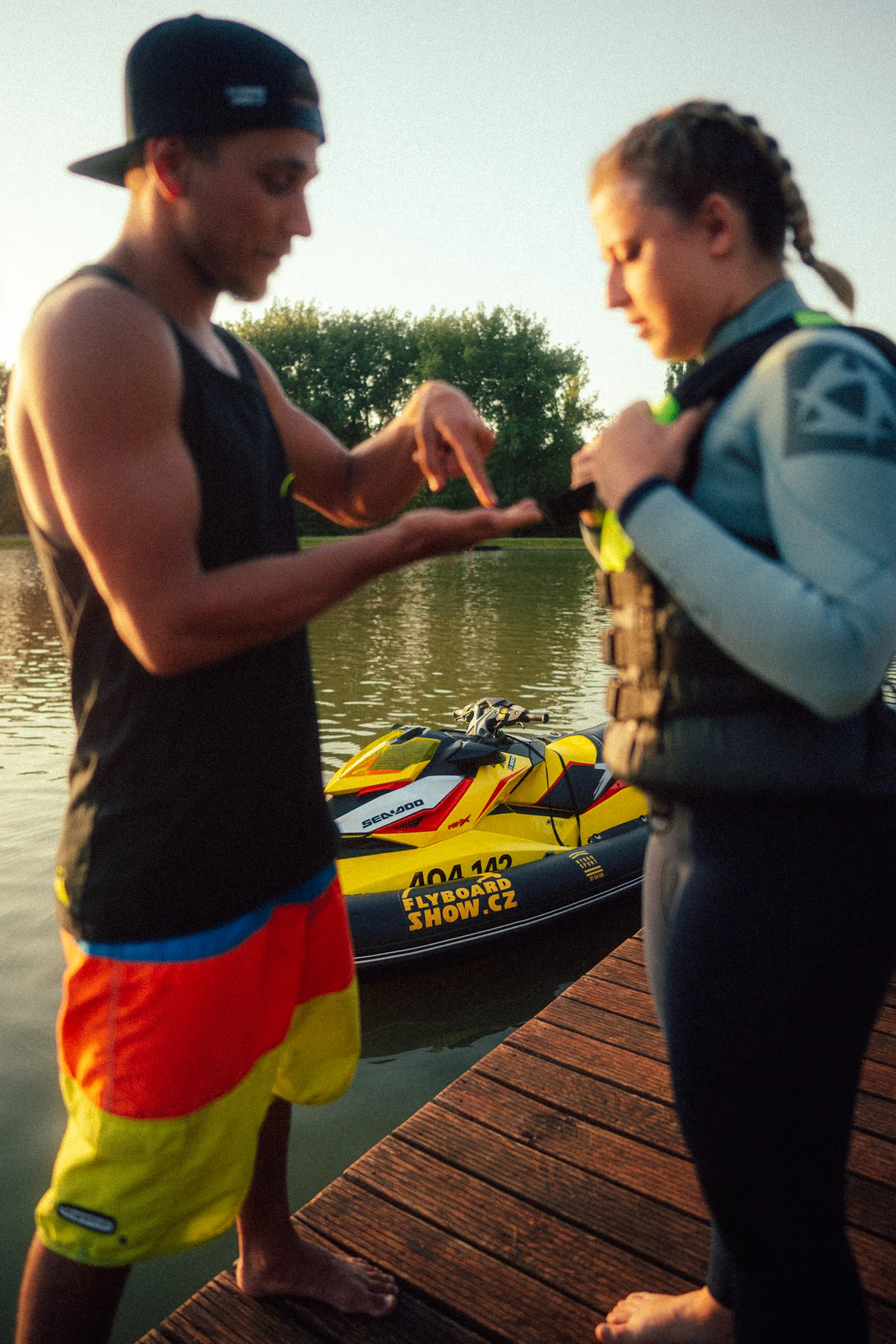 Zážitek na flyboardu na míru: tandemový let, dárková lekce či rozlučka se svobodou nebo jiná oslava