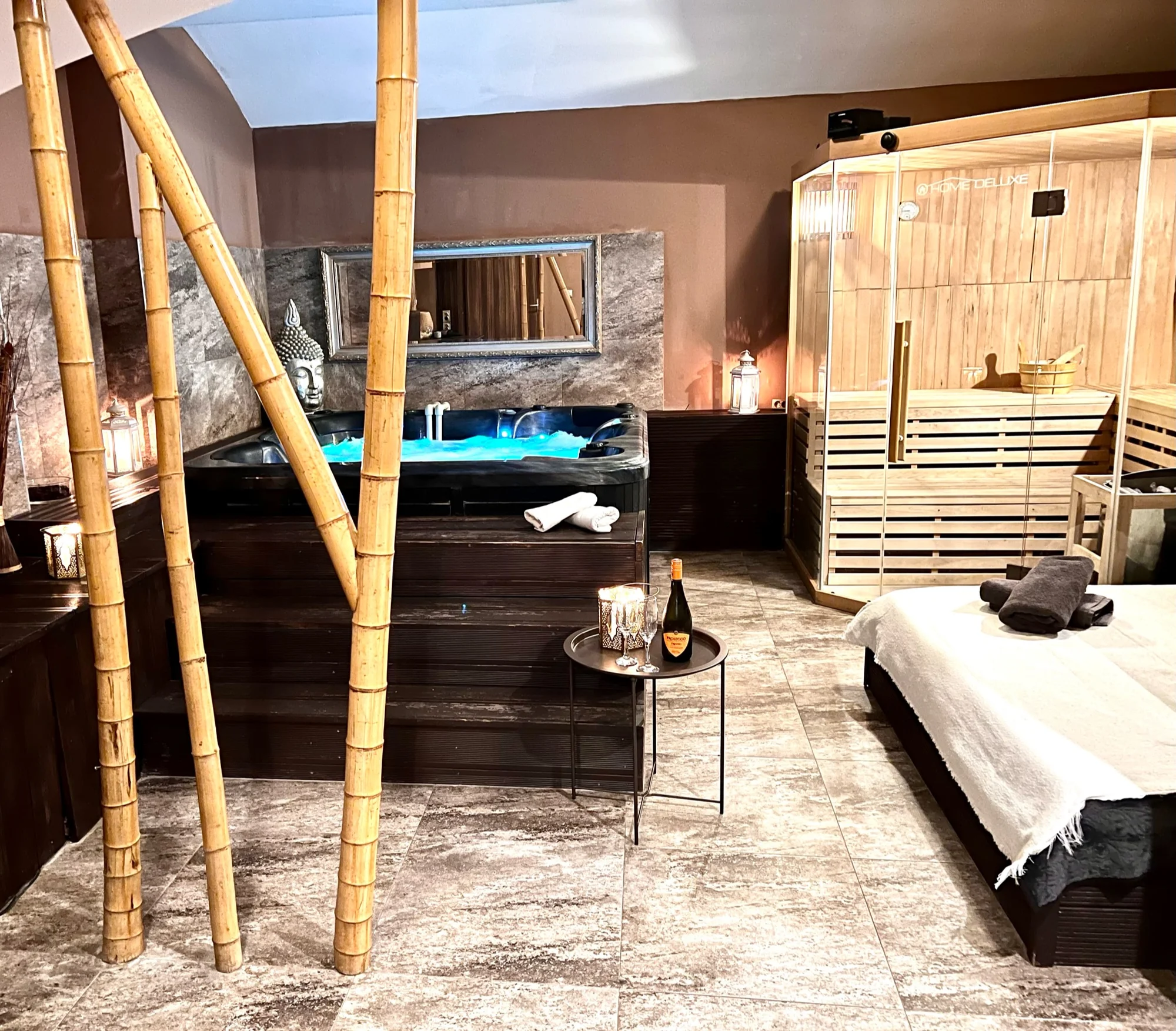 Privátní wellness pro dva: vířivka, finská sauna i varianta s občerstvením