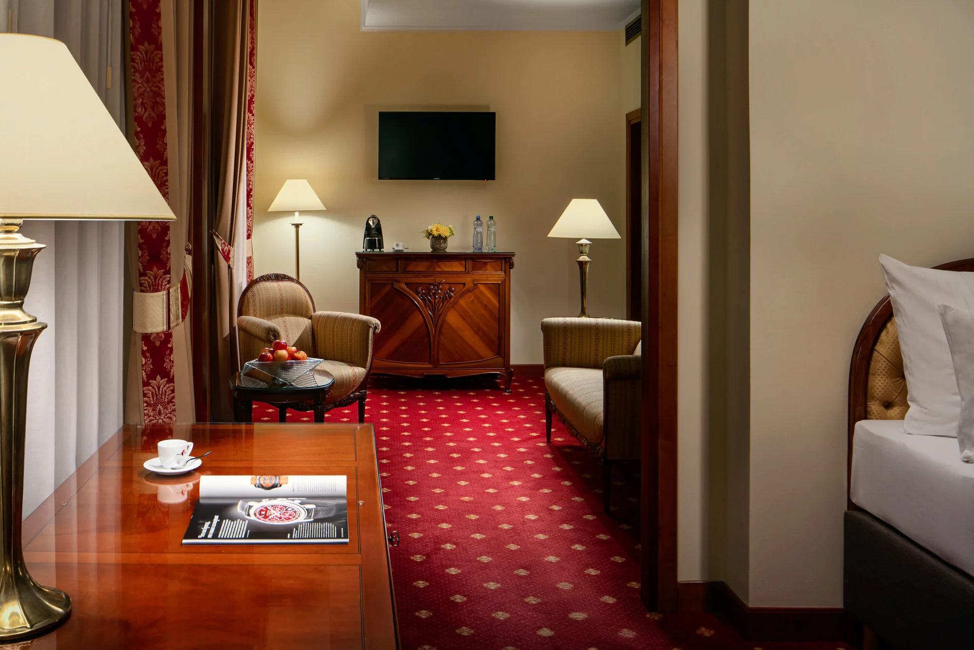 Luxusní hotel u Václavského náměstí: pokoj Deluxe, snídaně, parkování i pozdní check-out