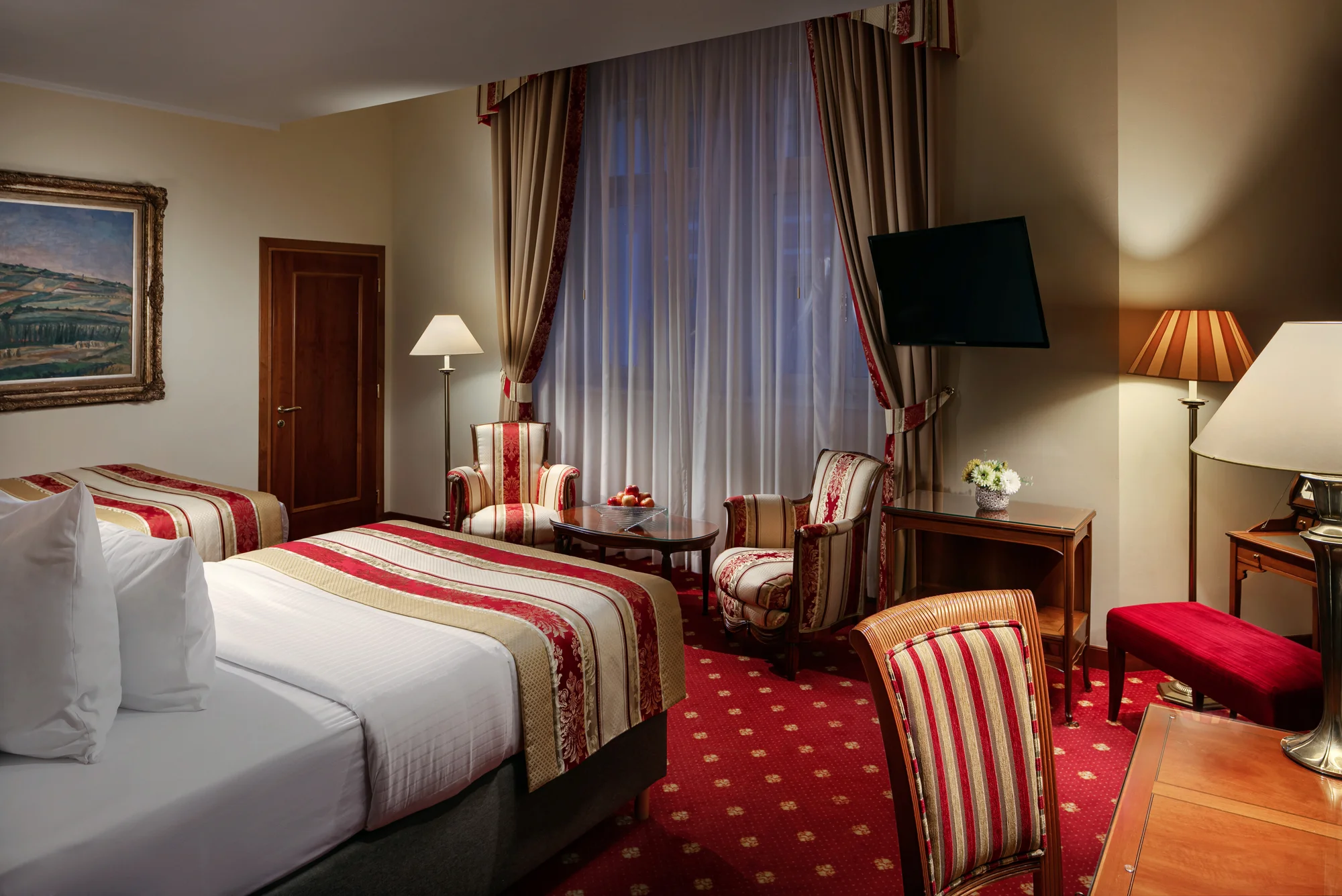 Luxusní hotel u Václavského náměstí: pokoj Deluxe, snídaně, parkování i pozdní check-out