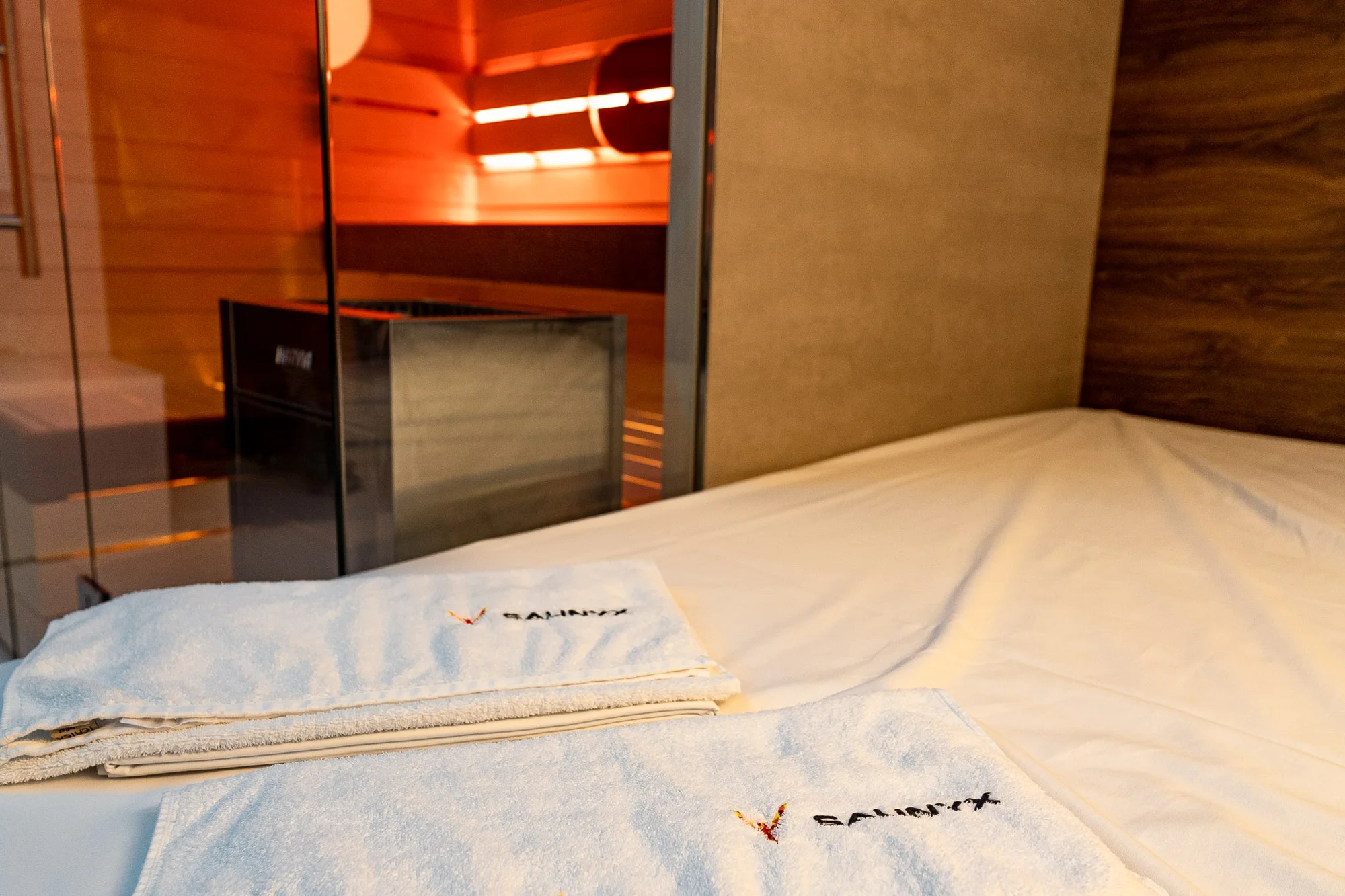 Privátní wellness jen pro vás dva: finská sauna, vířivka i lahev sektu