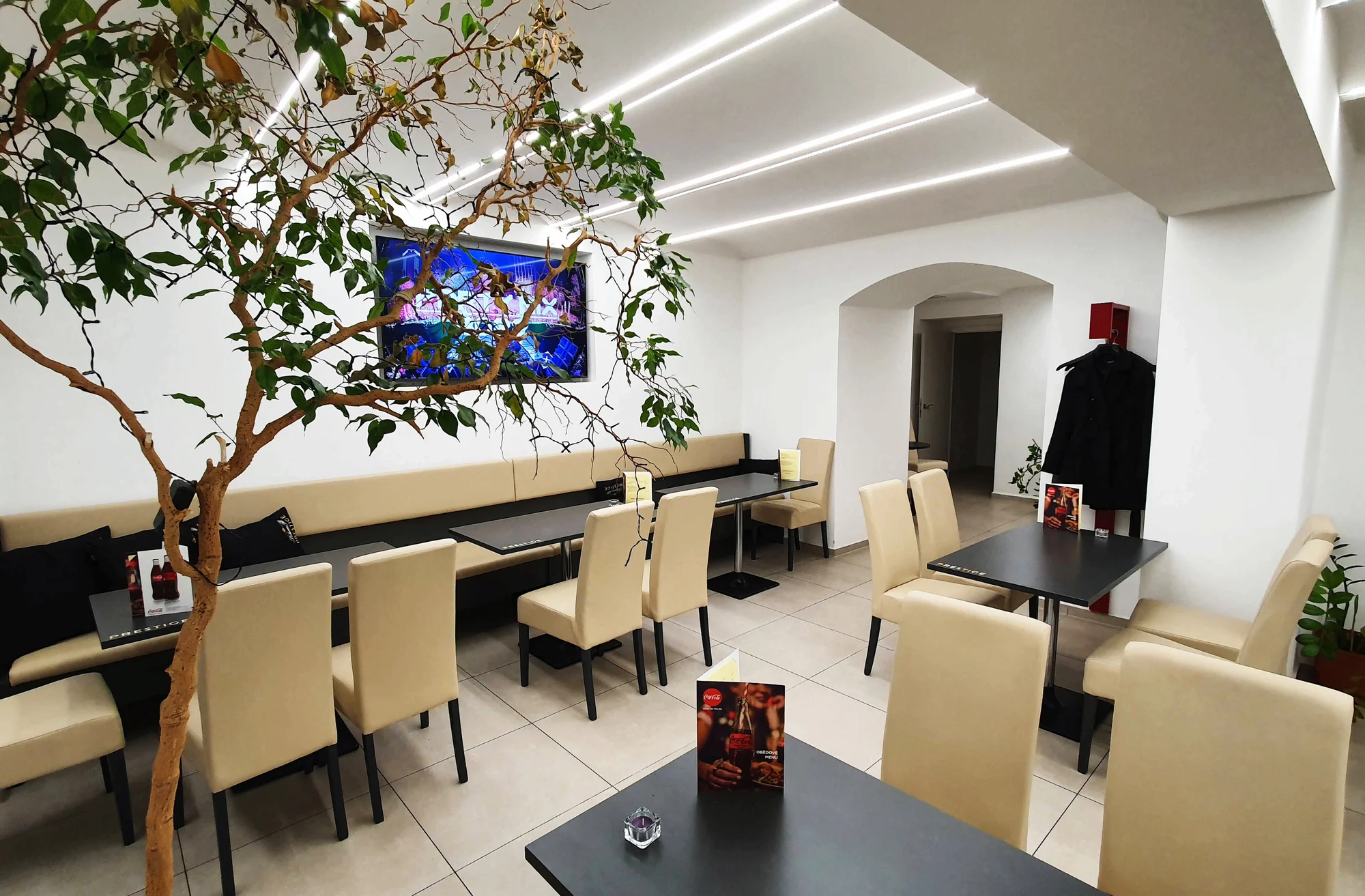 Burger pro 2 osoby dle výběru: hovězí a kuřecí maso i steak z lososa