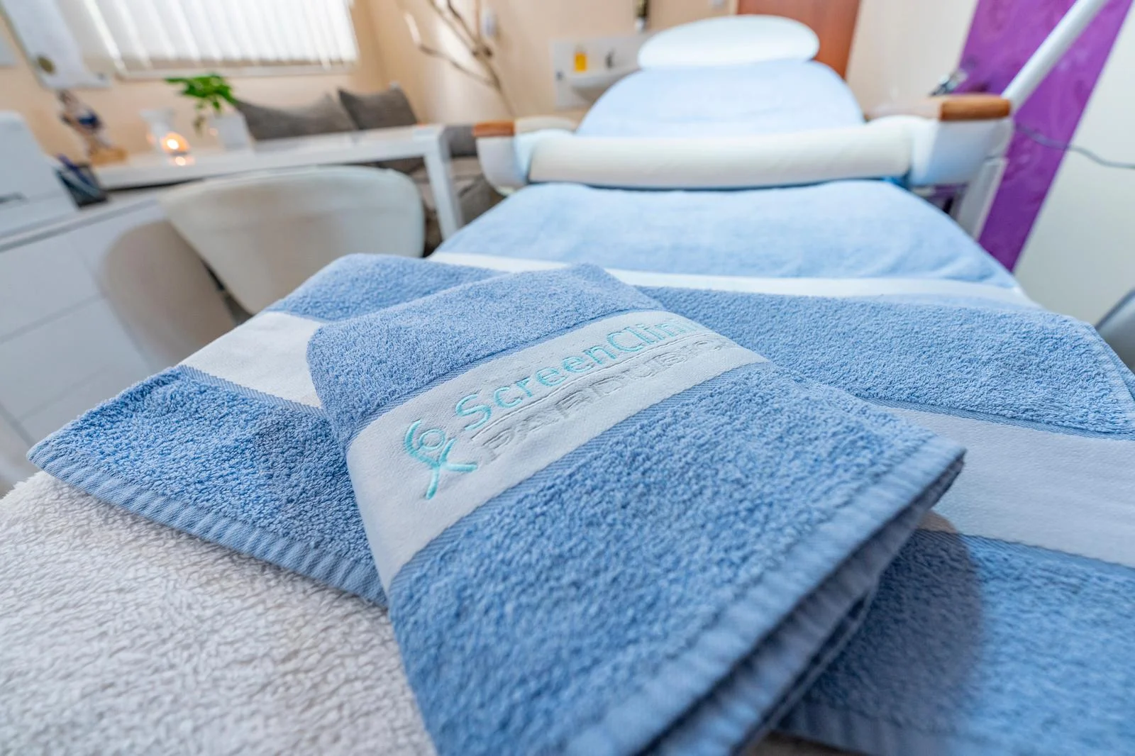 Zeštíhlující a anticelulitidní ošetření: sérum, krém a vakuový pytel, měření před a po