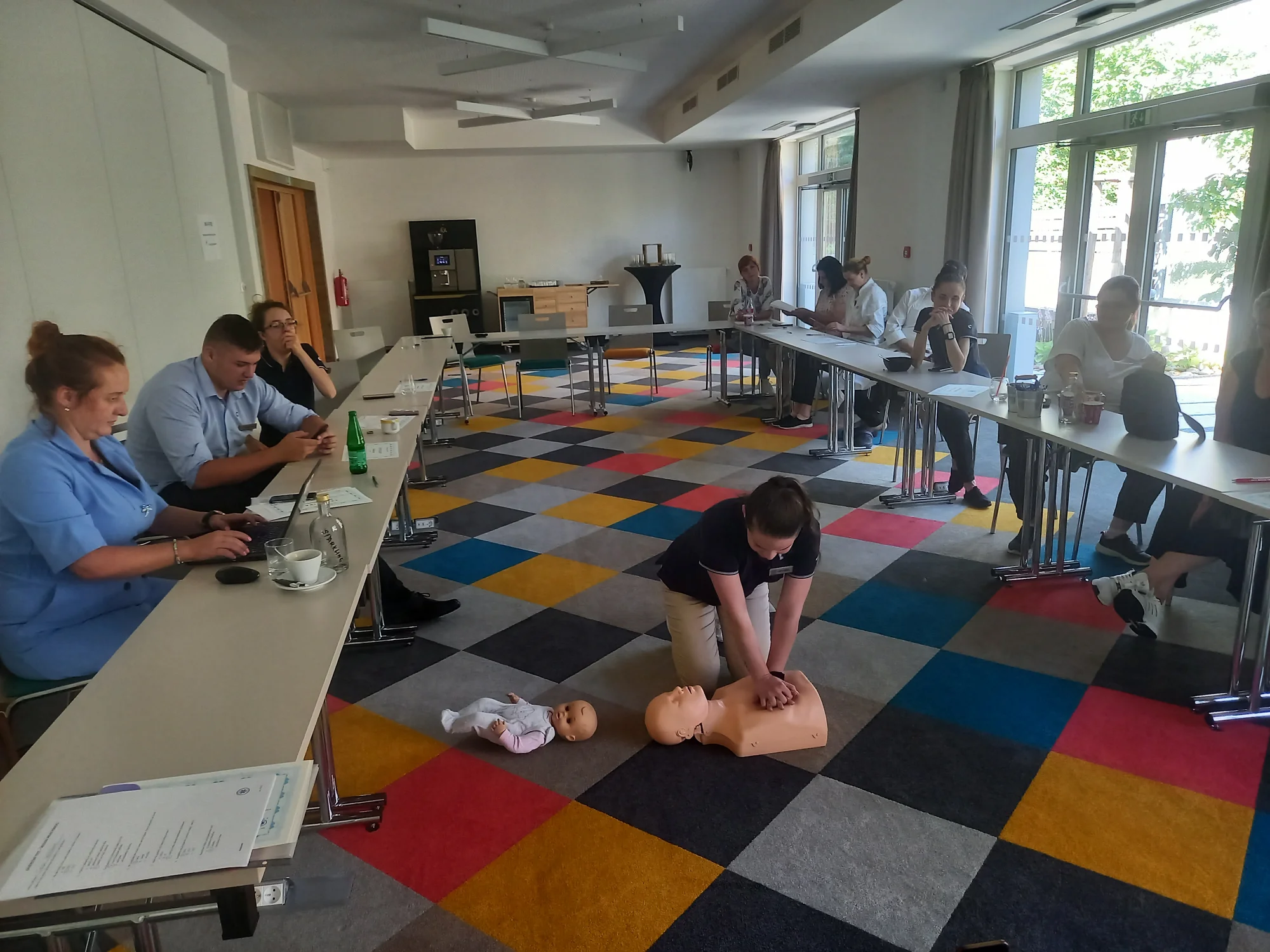 Školení první pomoci od profesionálních záchranářů: celodenní kurz teoreticky i prakticky