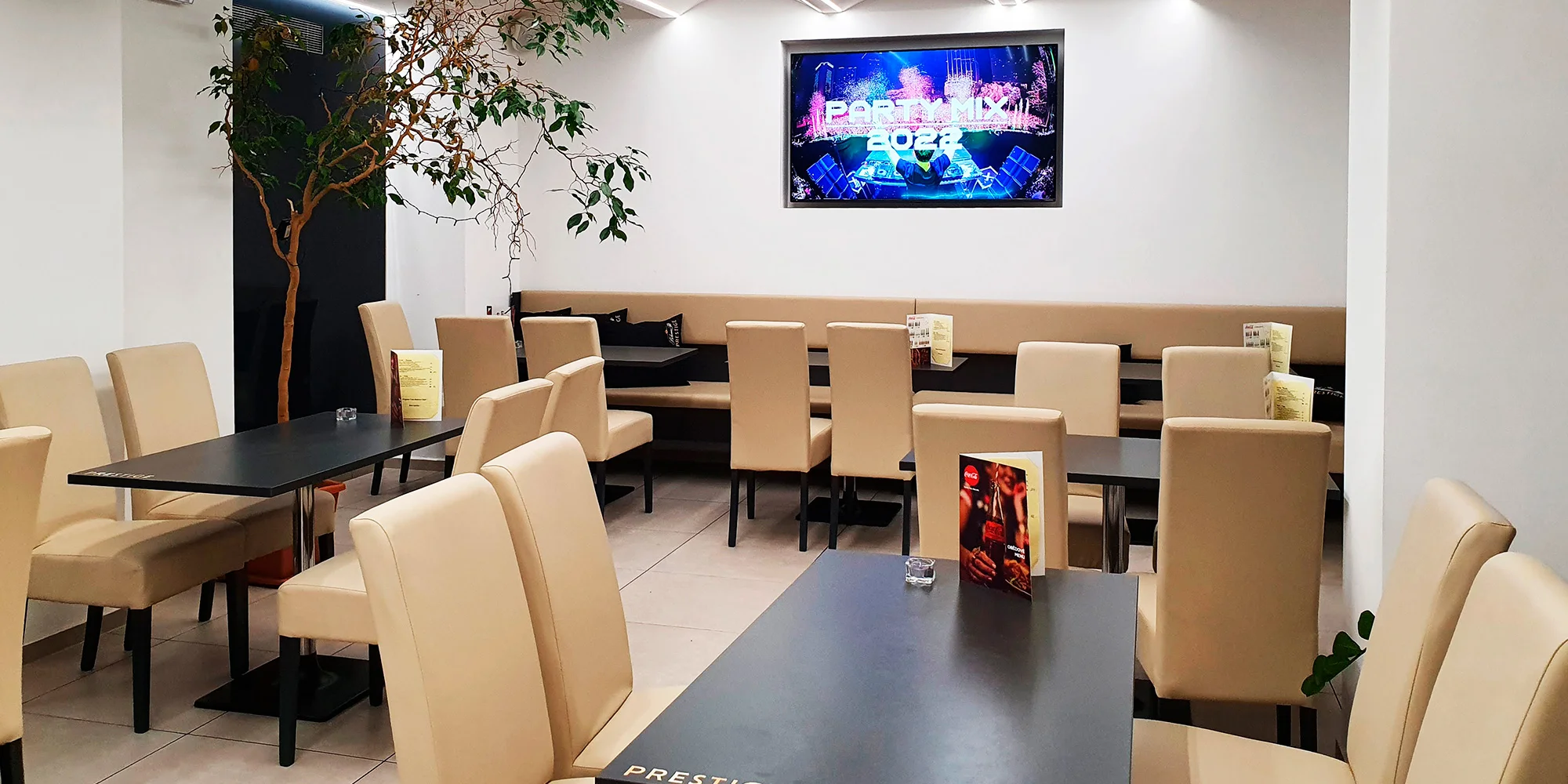 Burger pro 2 osoby dle výběru: hovězí a kuřecí maso i steak z lososa