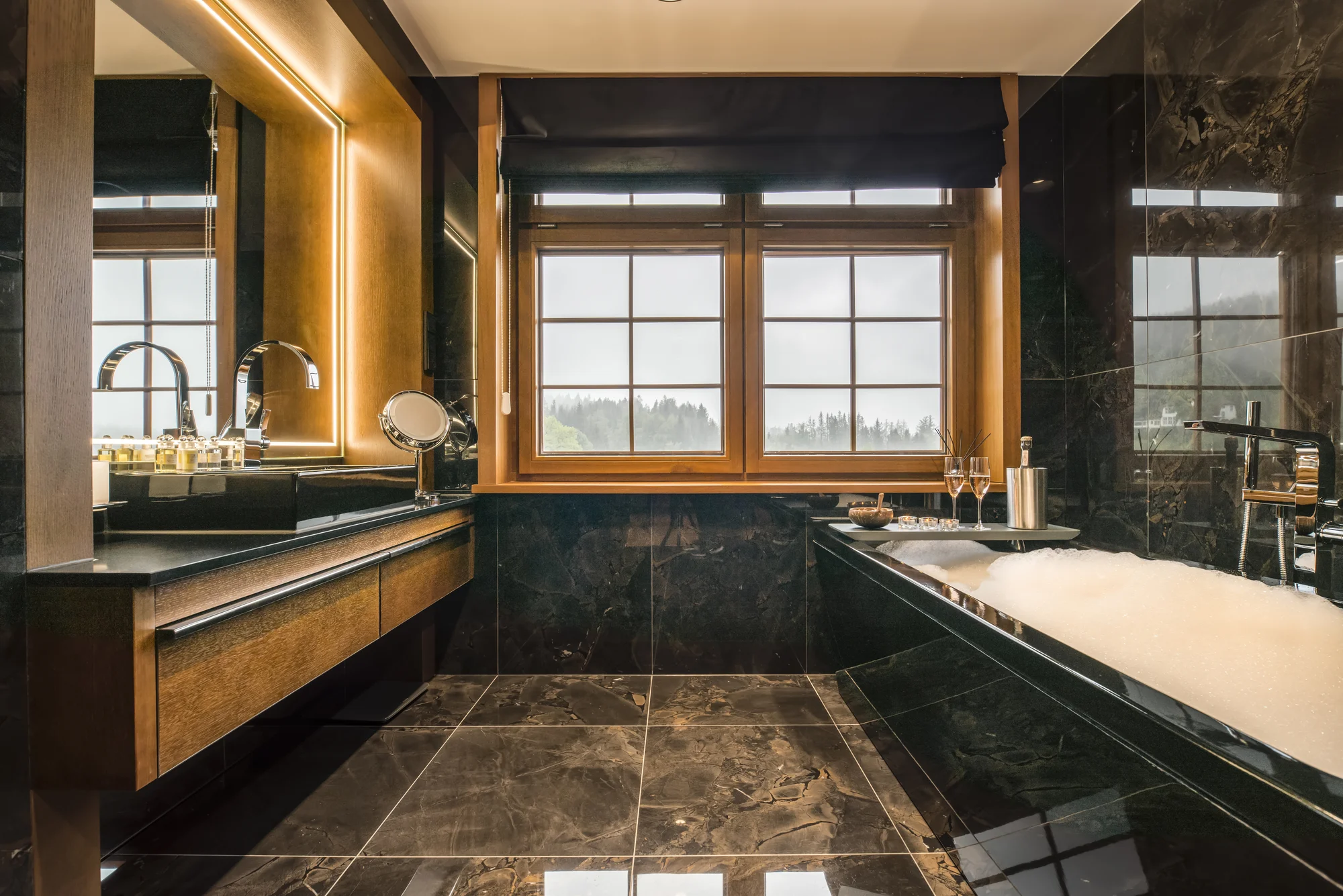 Luxusní pobyt v 5* hotelu v polských Krkonoších: snídaně, neomezený wellness i výlety