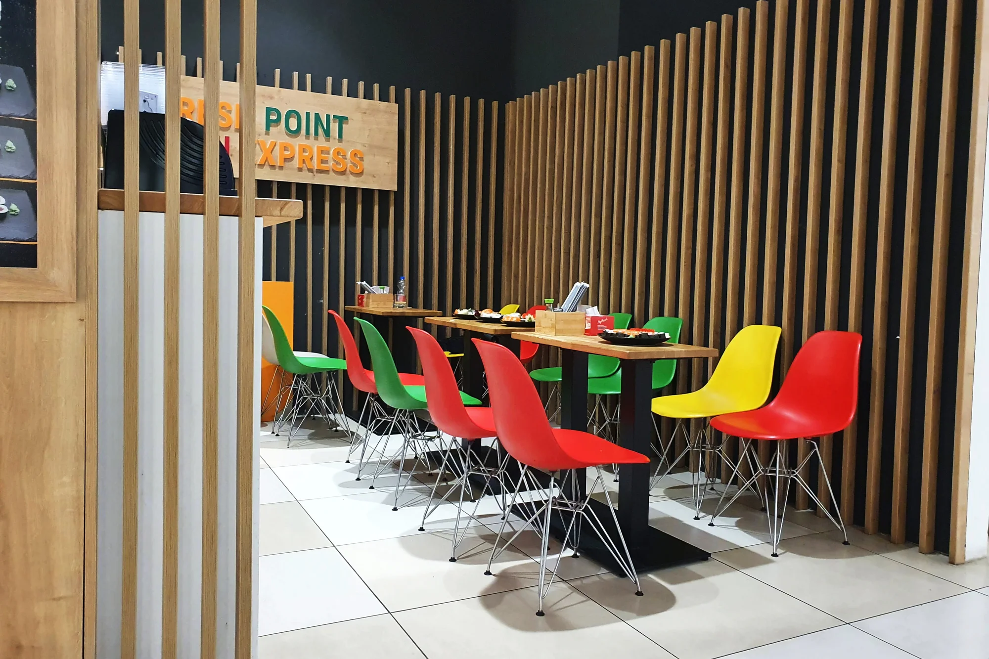 Sushi sety v bistru v brněnském OC Globus: 15 až 44 kousků, na místě či take away
