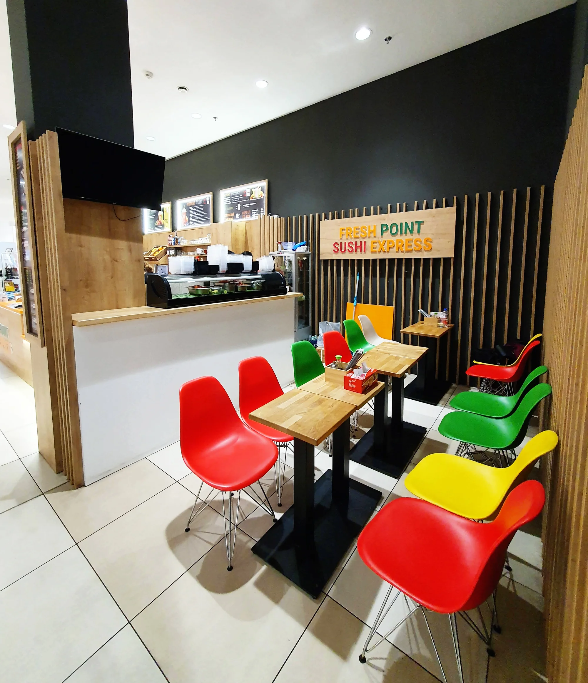 Sushi sety v bistru v brněnském OC Globus: 15 až 44 kousků, na místě či take away