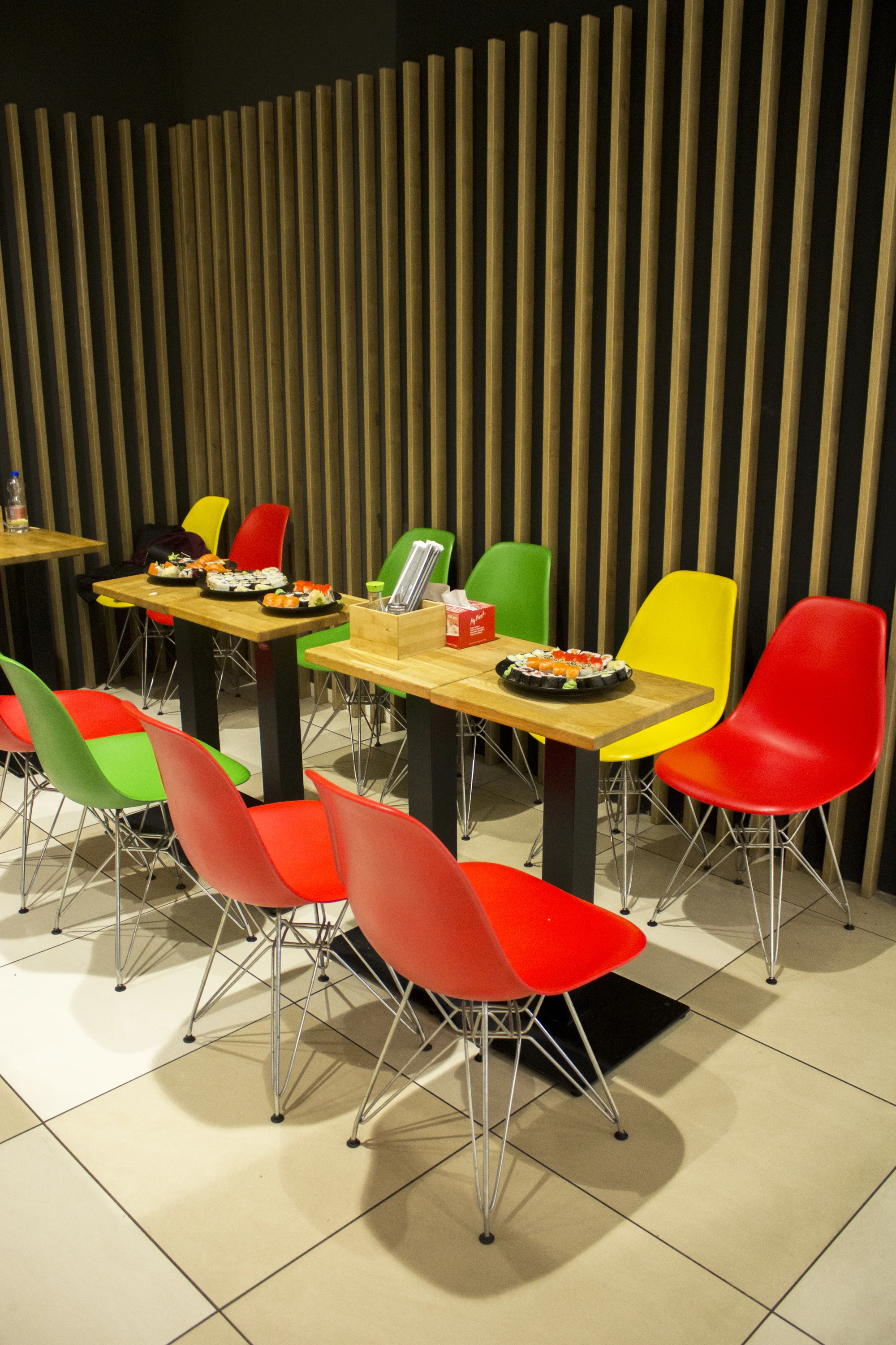 Sushi sety v bistru v brněnském OC Globus: 15 až 44 kousků, na místě či take away