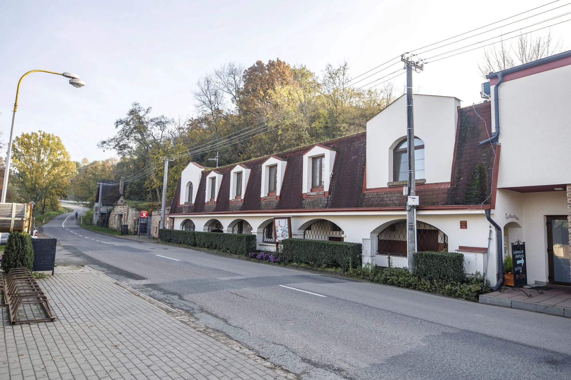 Romantika pro dva: privátní wellness s vířivým sudem a finskou saunou i s možností jídla a šampaňského