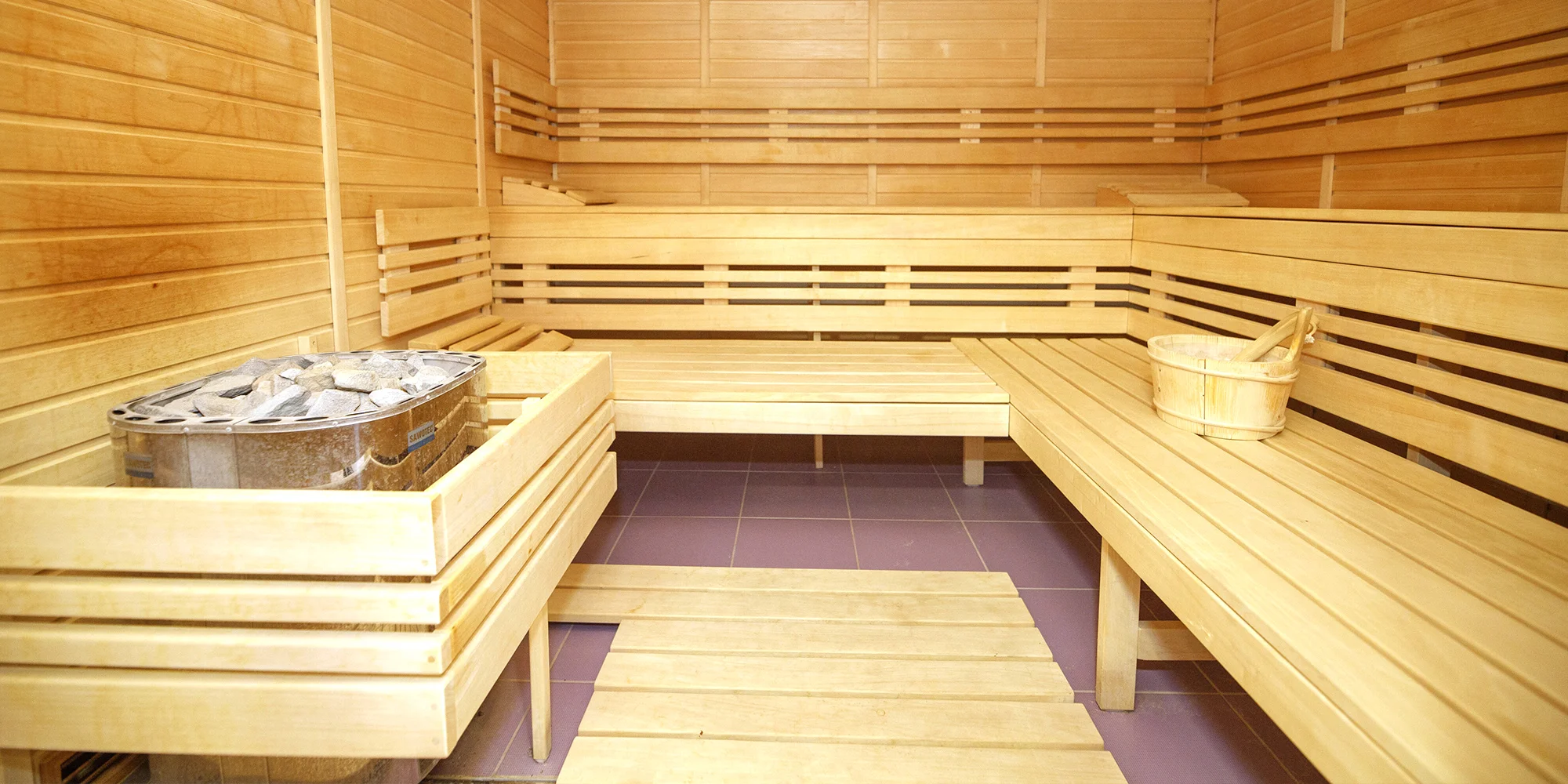 Romantika pro dva: privátní wellness s vířivým sudem a finskou saunou i s možností jídla a šampaňského