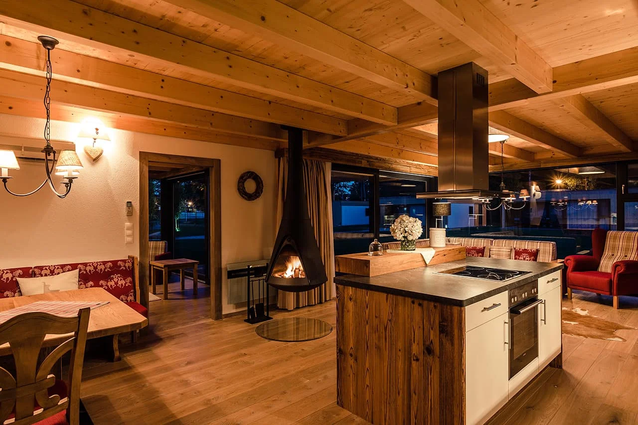 Luxusní přírodní resort: tyrolská sauna, skvělé snídaně, možnost chaletu s vířivkou