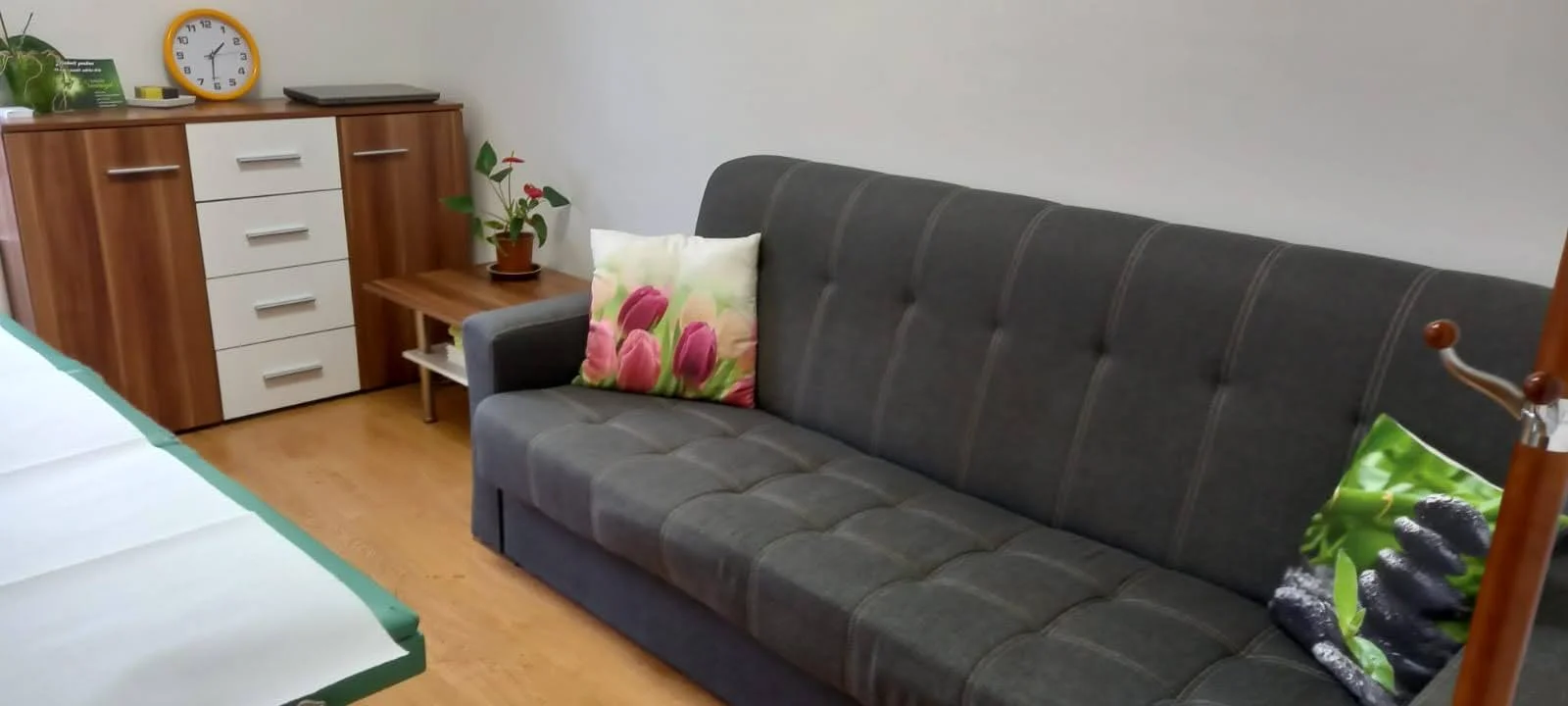 Hloubková masáž zad, šíje a rukou nebo čínská masáž nohou An Mo