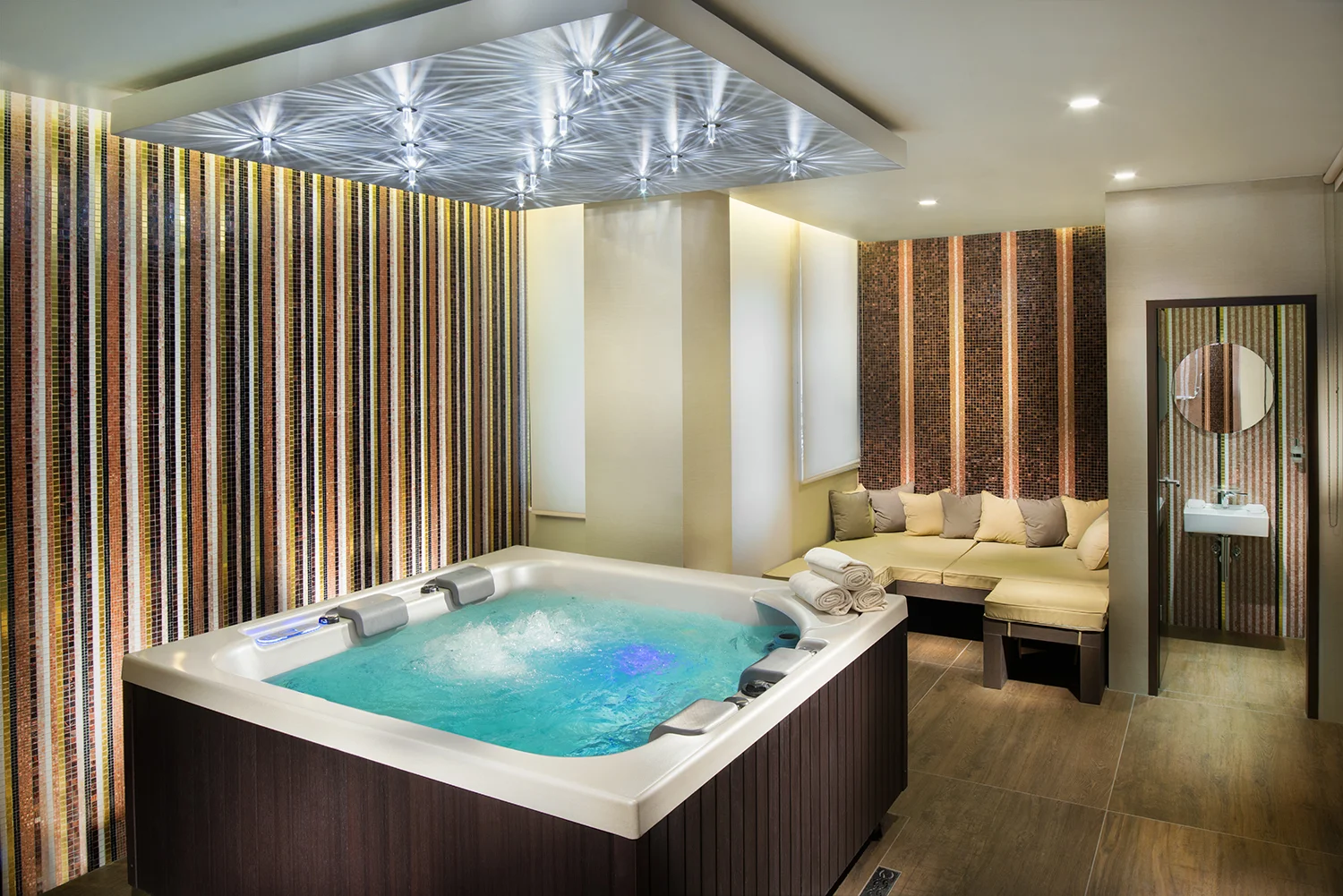 Luxusní hotel v centru Budapešti: snídaně a neomezený vstup do wellness