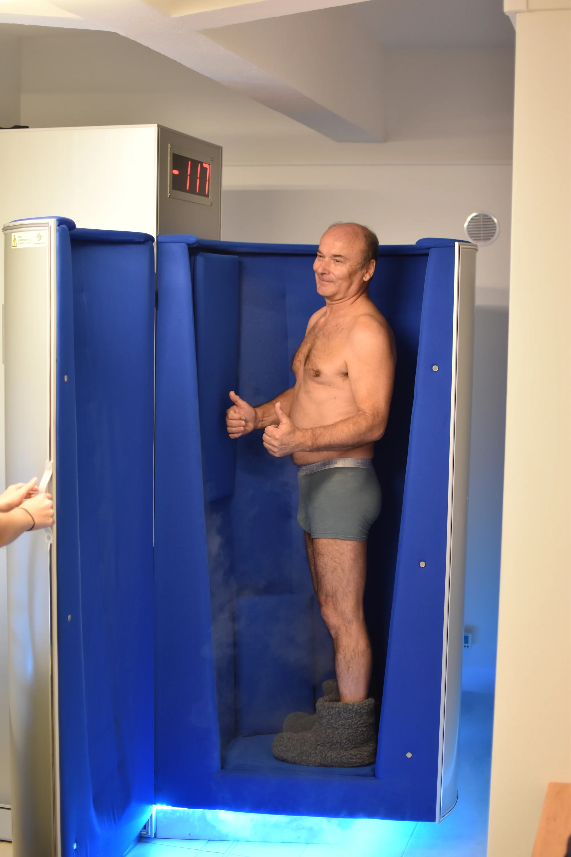 Zlepšení fyzické i psychické kondice kryoterapií: lokální i celotělová, kryolifting obličeje