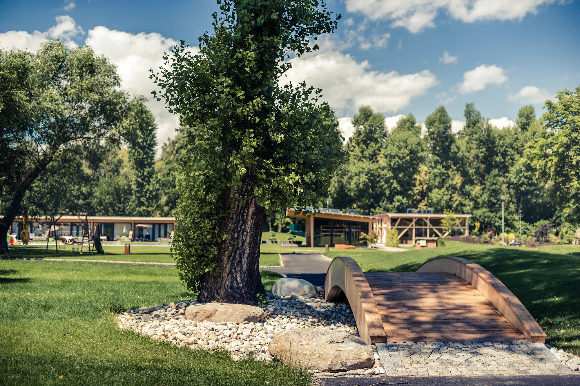 Luxusní přírodní resort: tyrolská sauna, skvělé snídaně, možnost chaletu s vířivkou